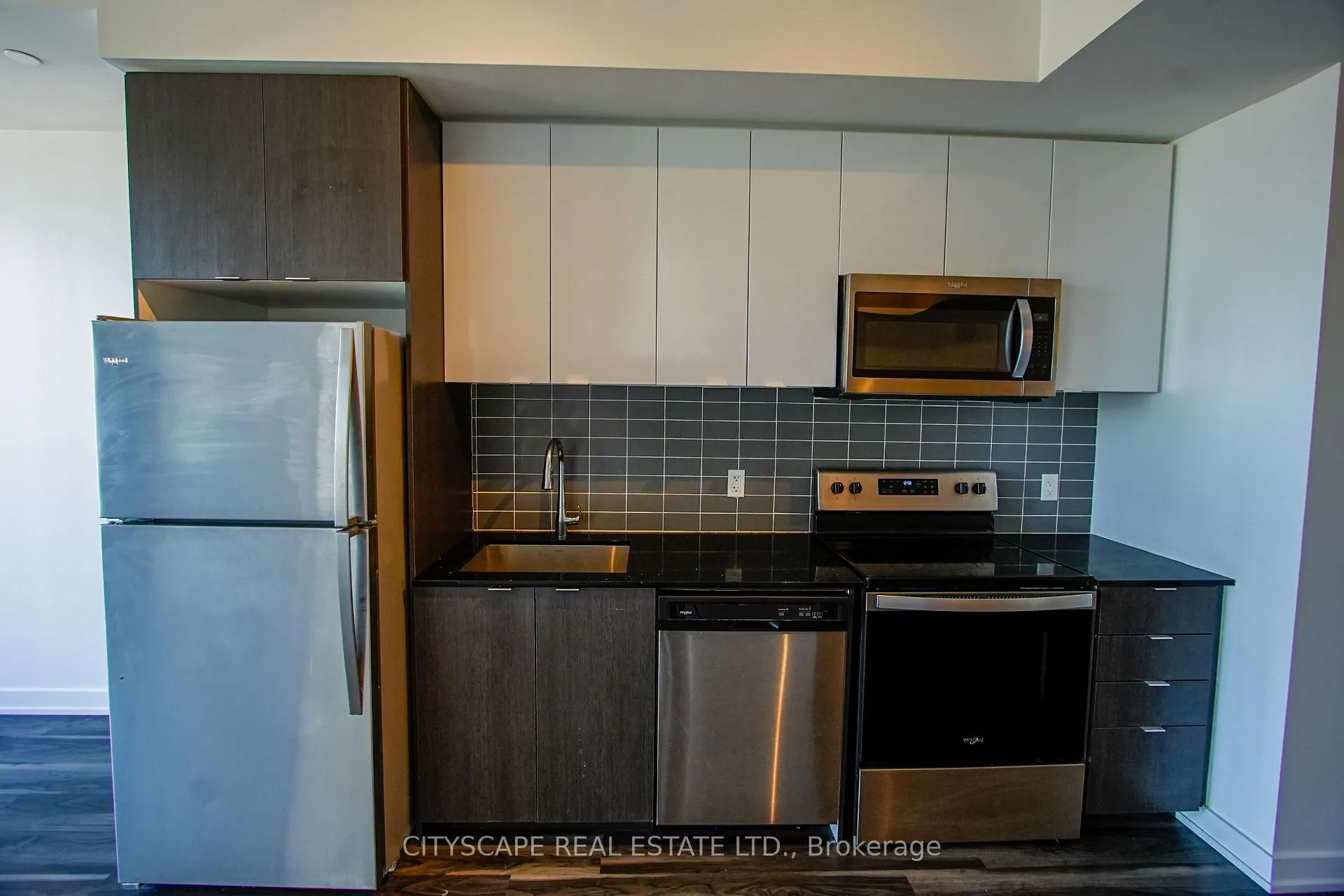 Photo 5 of Unit 221, 859 The Queensway, Etobicoke, Stonegate-Queensway — HOMEH