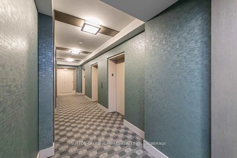 Photo 5 of Unit PH301, 7167 Yonge Street, Markham, Thornhill — HOMEH