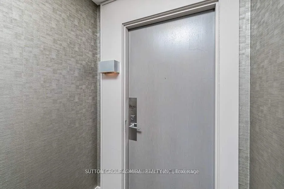 Photo 6 of Unit PH301, 7167 Yonge Street, Markham, Thornhill — HOMEH