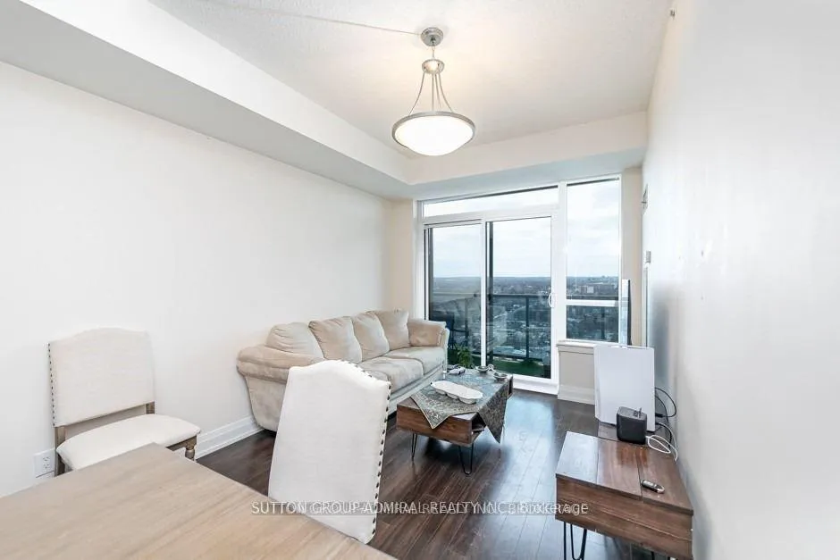 Photo 9 of Unit PH301, 7167 Yonge Street, Markham, Thornhill — HOMEH