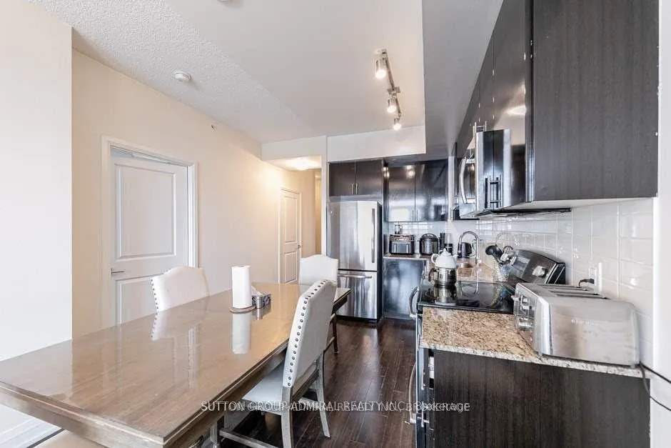 Photo 14 of Unit PH301, 7167 Yonge Street, Markham, Thornhill — HOMEH
