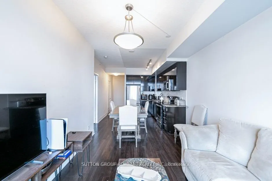 Photo 15 of Unit PH301, 7167 Yonge Street, Markham, Thornhill — HOMEH