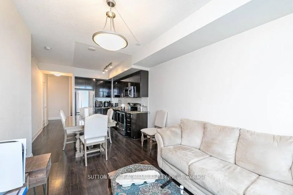 Photo 16 of Unit PH301, 7167 Yonge Street, Markham, Thornhill — HOMEH