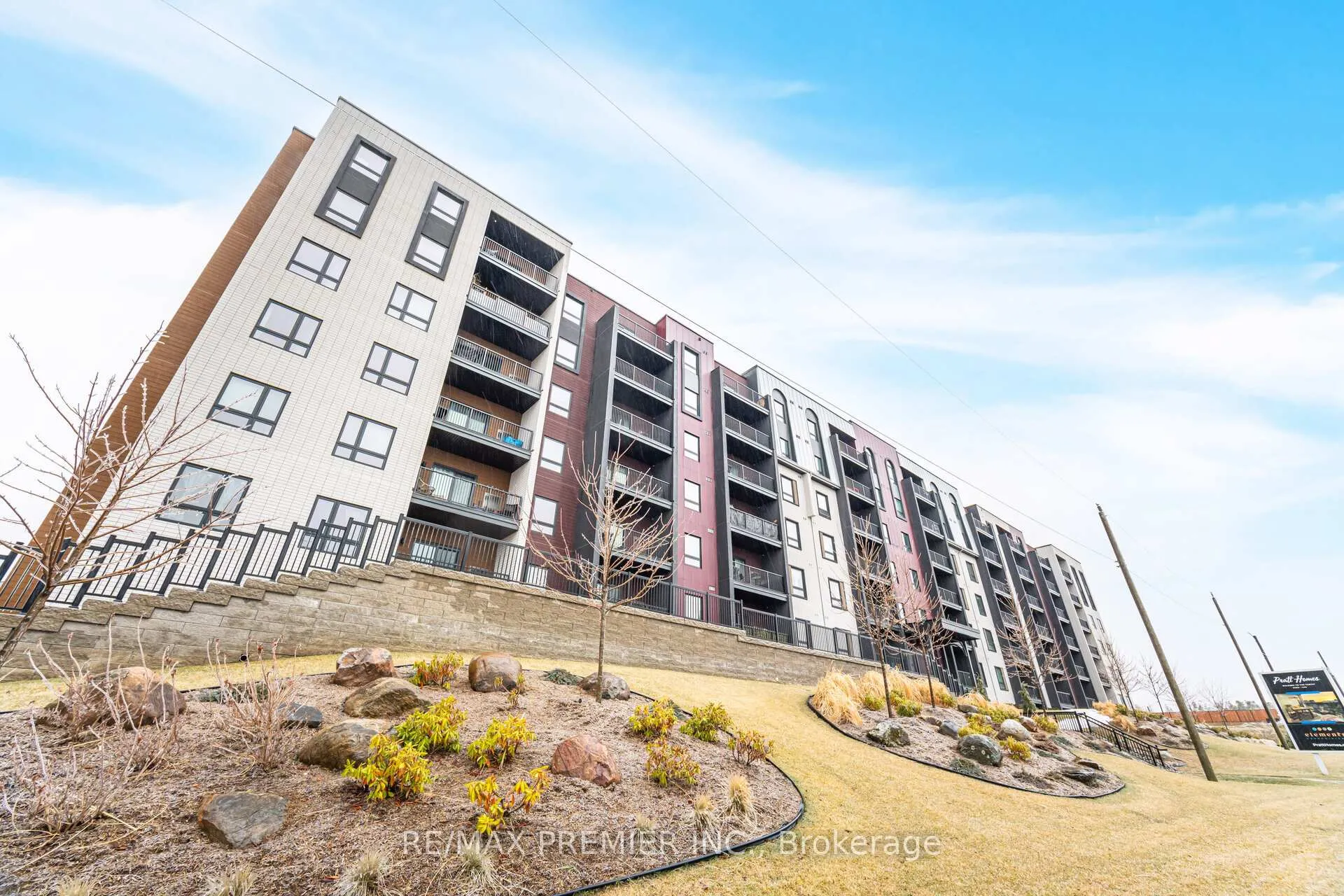 Photo 1 of Unit 516, 4 Spice Way, Barrie, Rural Barrie Southeast — HOMEH