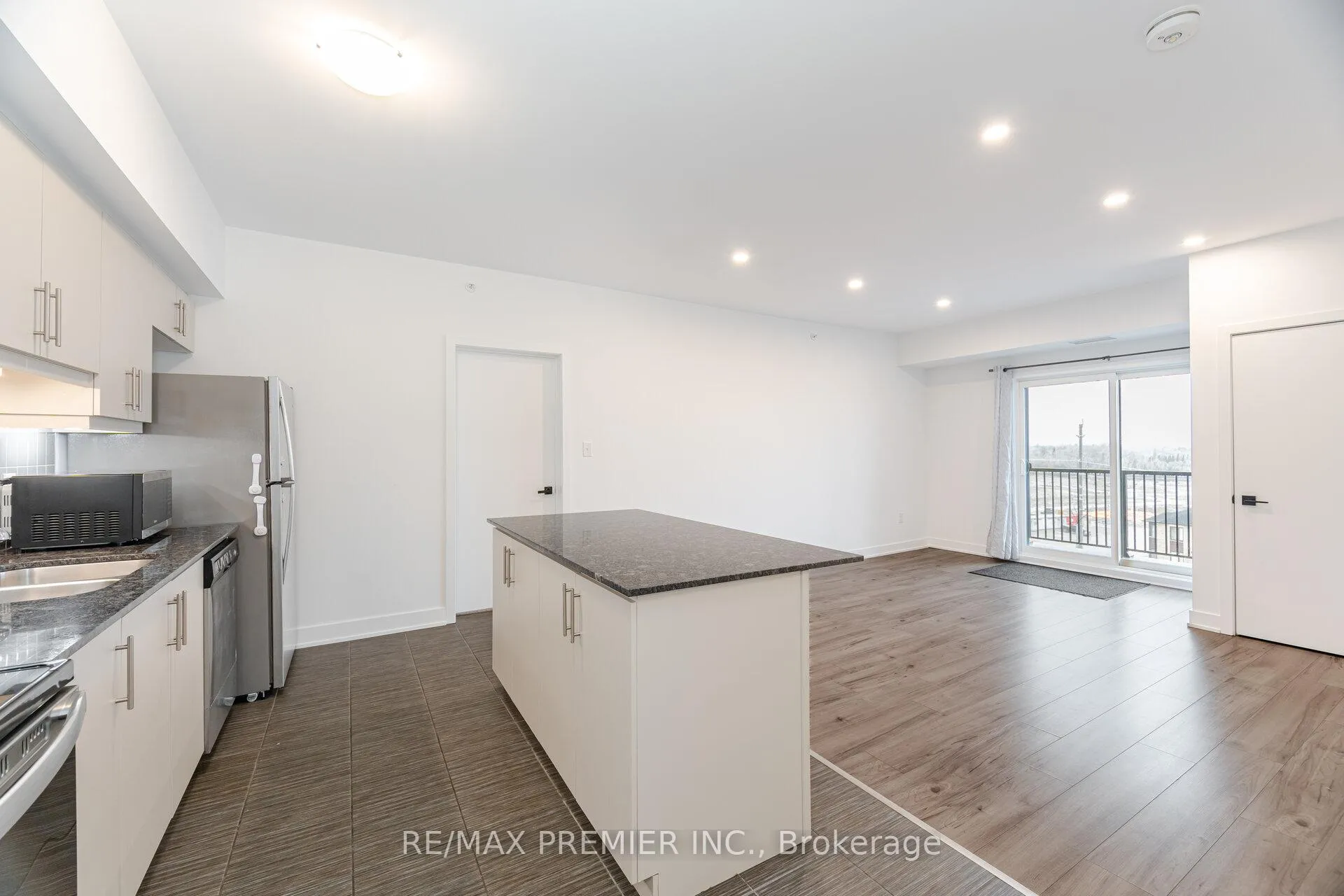 Photo 13 of Unit 516, 4 Spice Way, Barrie, Rural Barrie Southeast — HOMEH