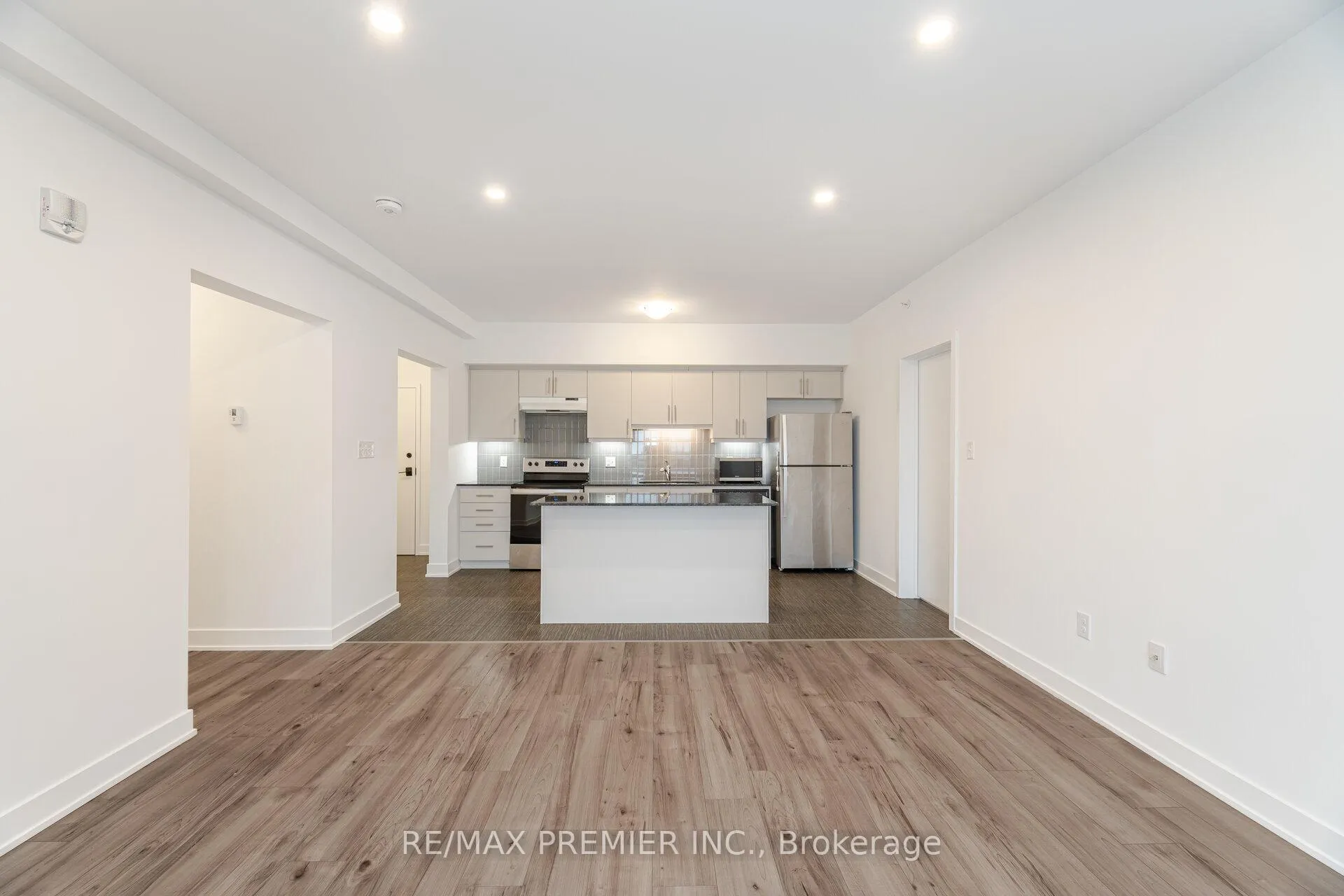 Photo 16 of Unit 516, 4 Spice Way, Barrie, Rural Barrie Southeast — HOMEH