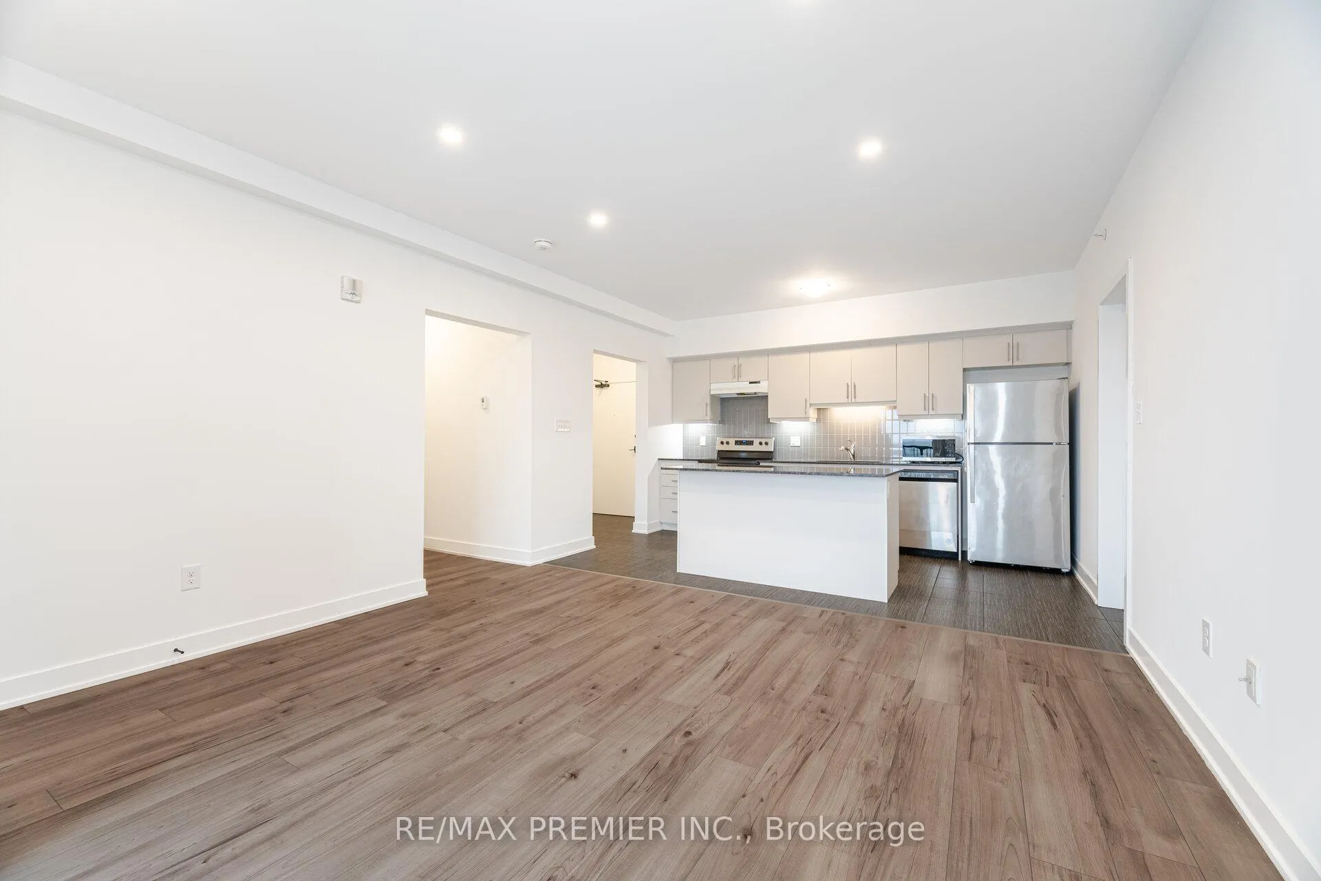 Photo 17 of Unit 516, 4 Spice Way, Barrie, Rural Barrie Southeast — HOMEH