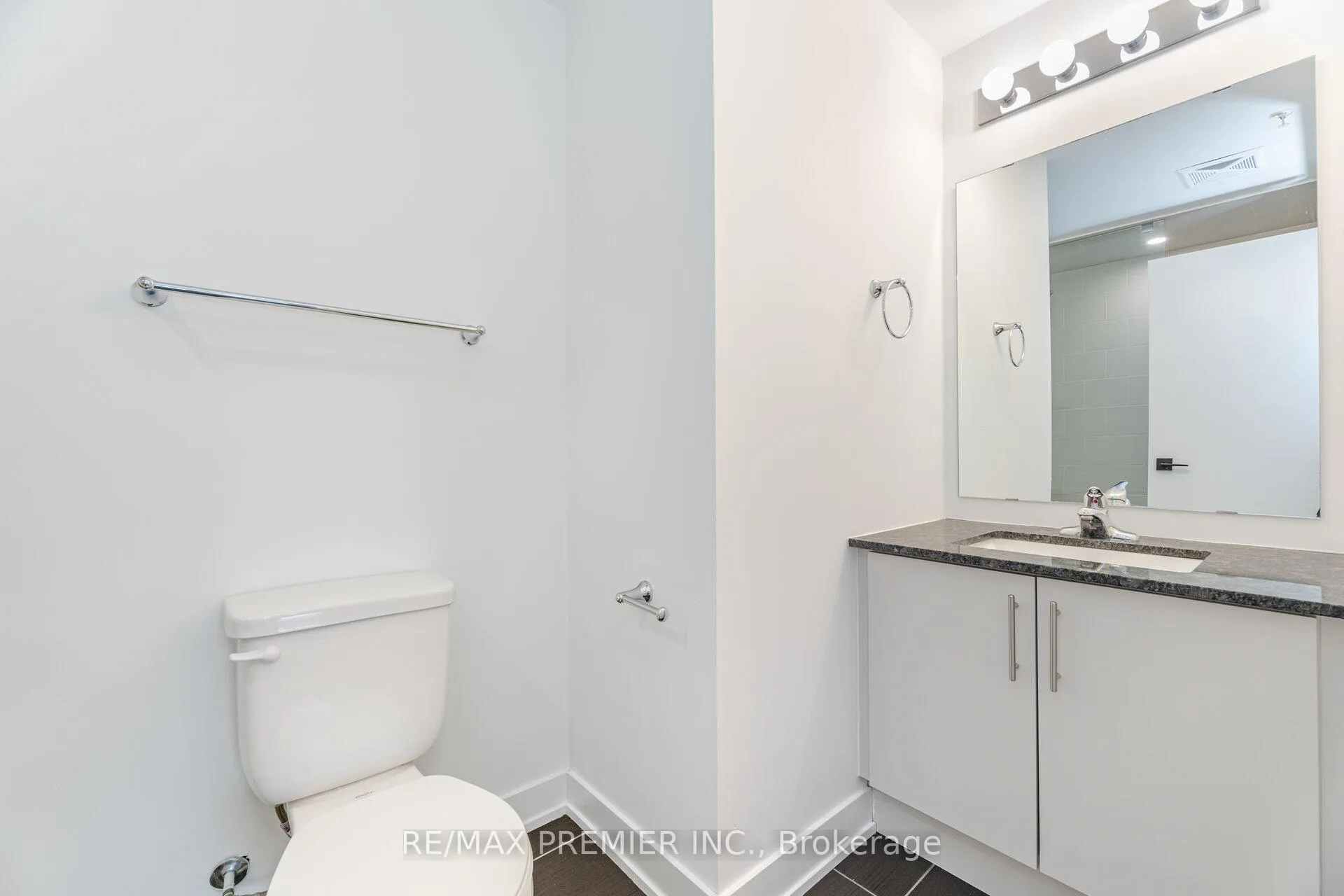 Photo 23 of Unit 516, 4 Spice Way, Barrie, Rural Barrie Southeast — HOMEH
