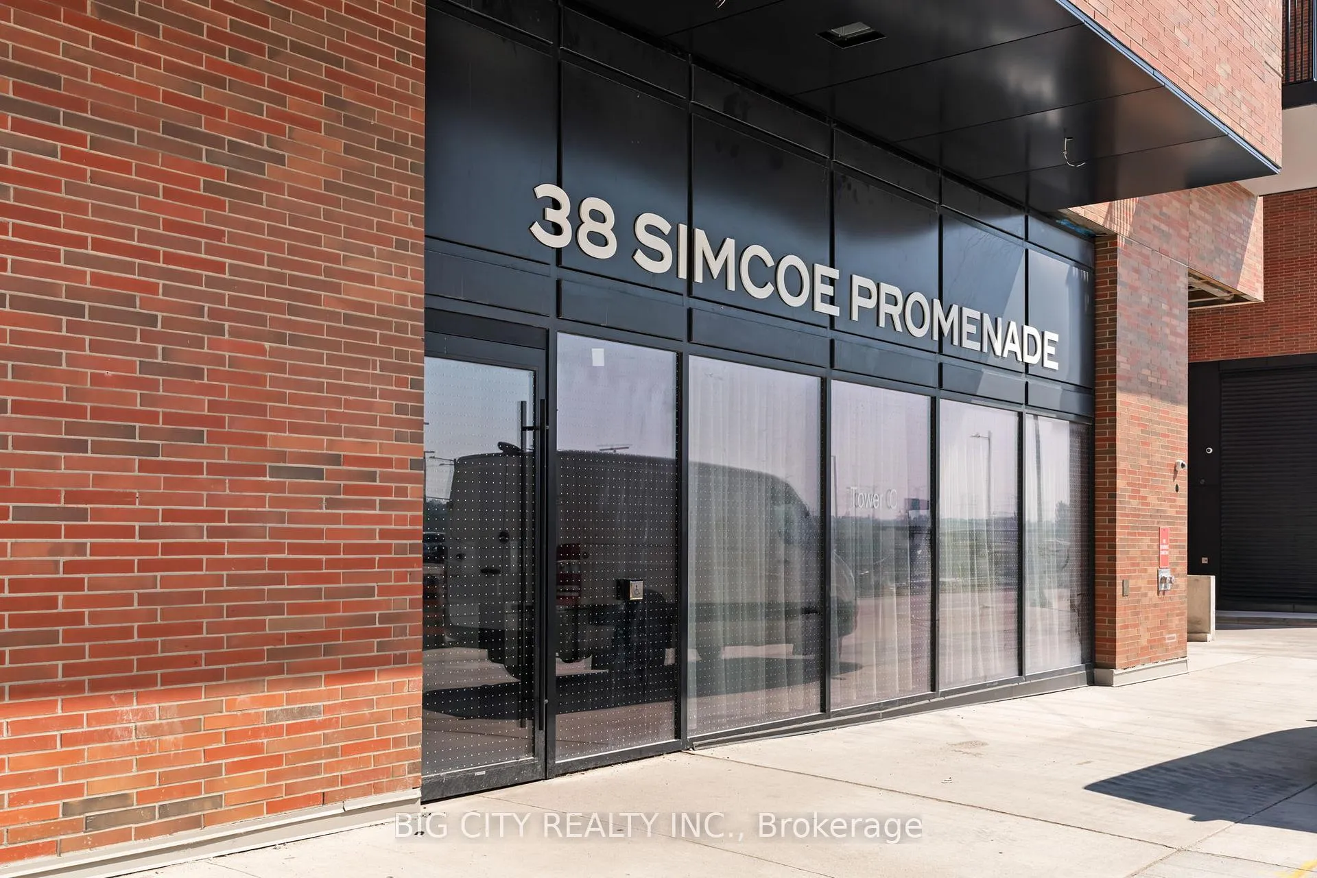 Photo 2 of Unit 605, 38 Simcoe Promenade, Markham, Unionville — HOMEH