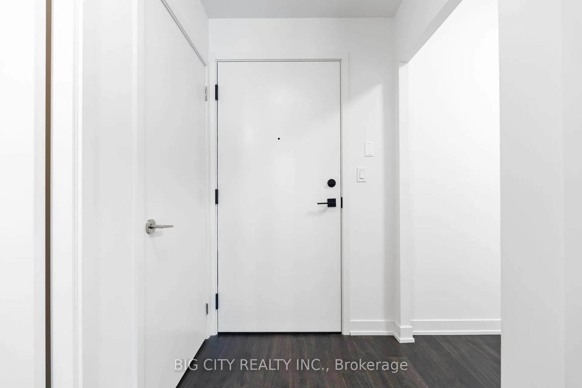 Photo 4 of Unit 605, 38 Simcoe Promenade, Markham, Unionville — HOMEH