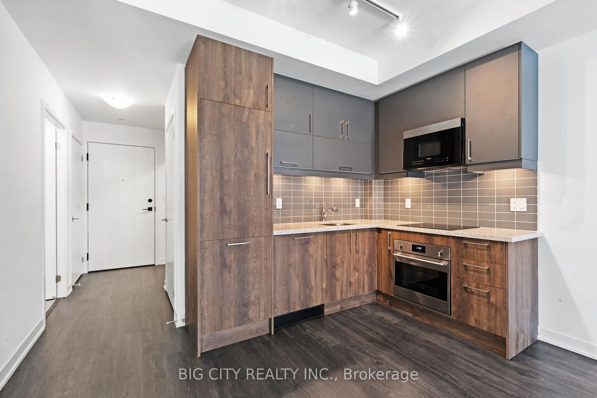 Photo 9 of Unit 605, 38 Simcoe Promenade, Markham, Unionville — HOMEH