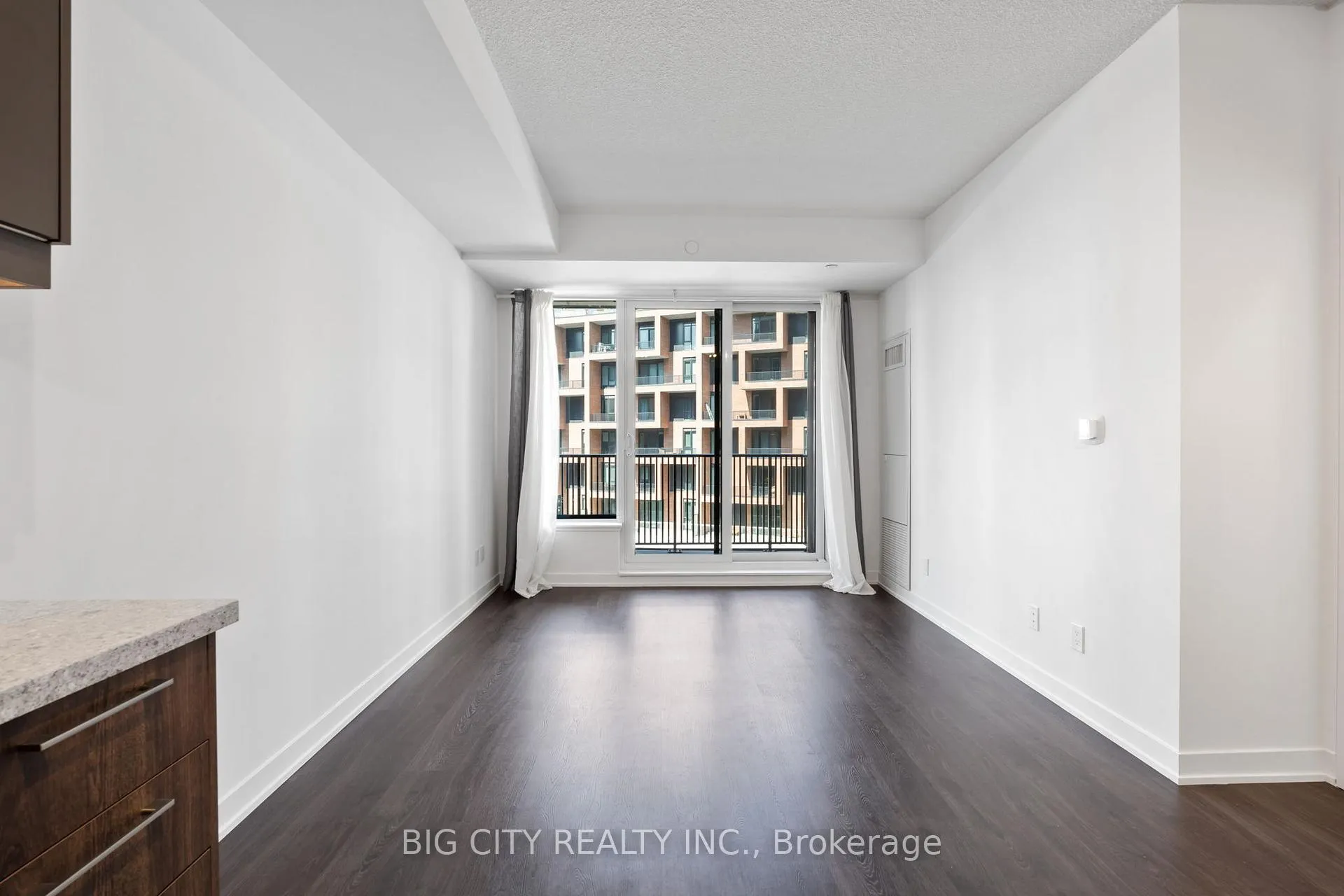 Photo 10 of Unit 605, 38 Simcoe Promenade, Markham, Unionville — HOMEH