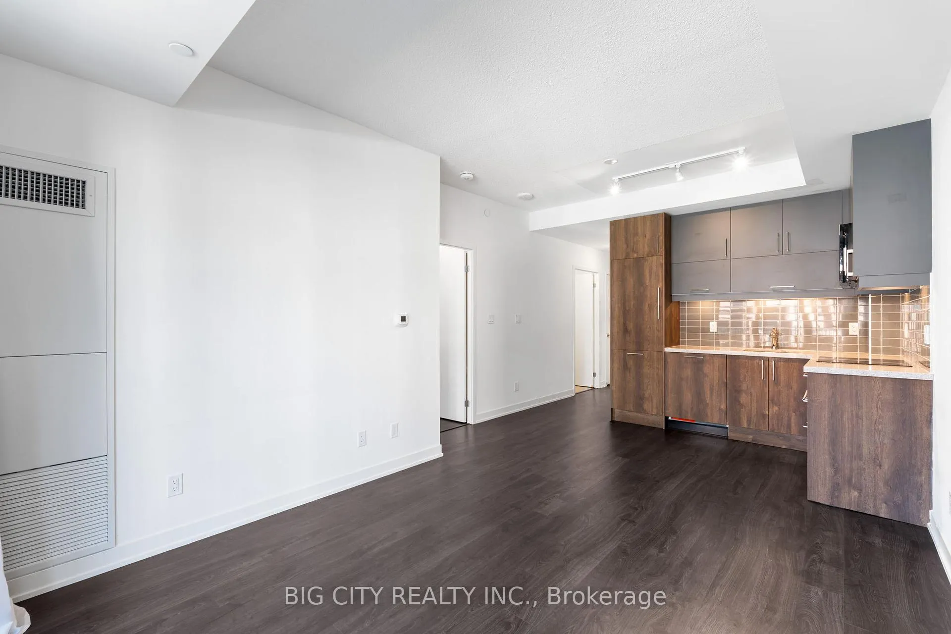 Photo 12 of Unit 605, 38 Simcoe Promenade, Markham, Unionville — HOMEH