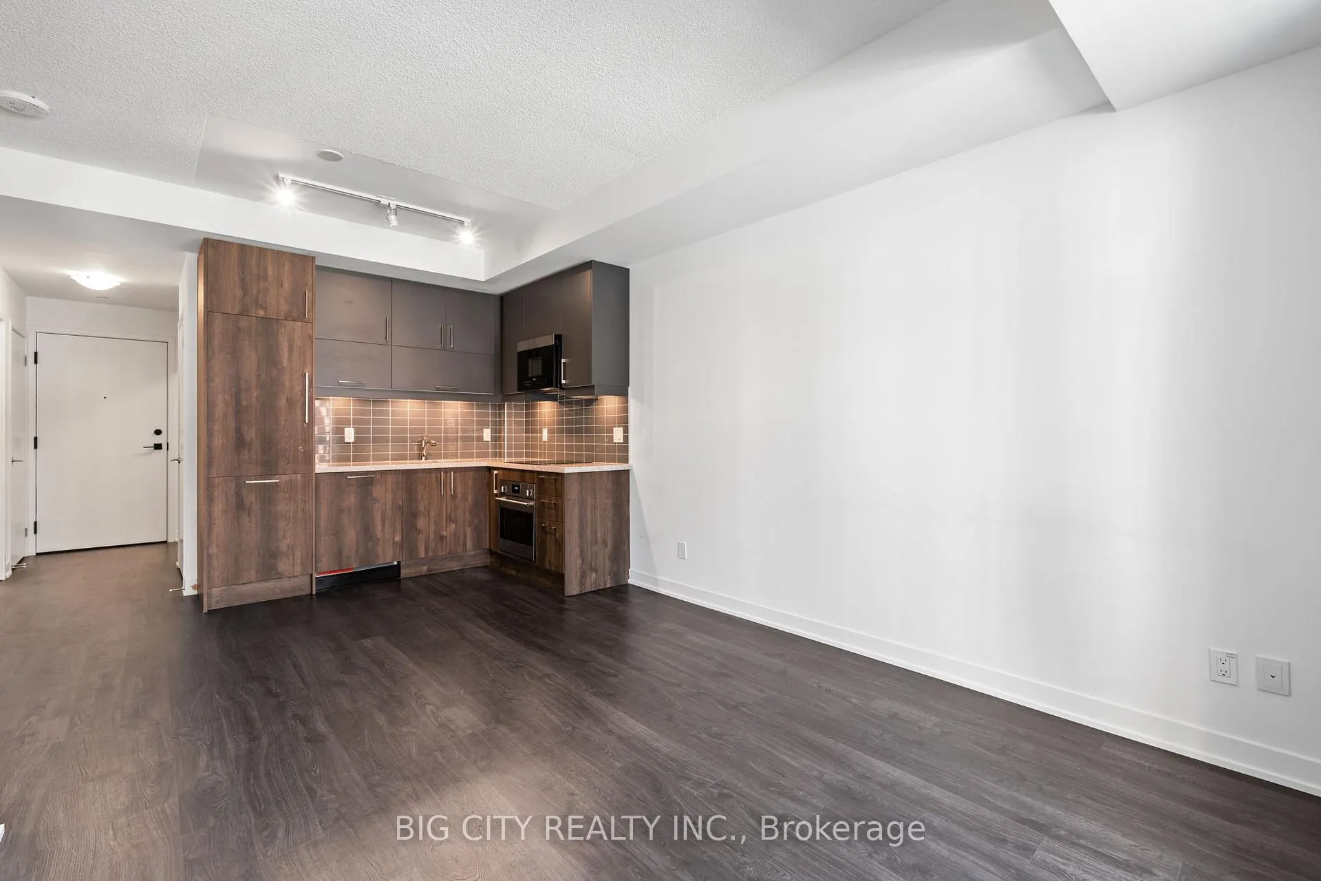Photo 13 of Unit 605, 38 Simcoe Promenade, Markham, Unionville — HOMEH