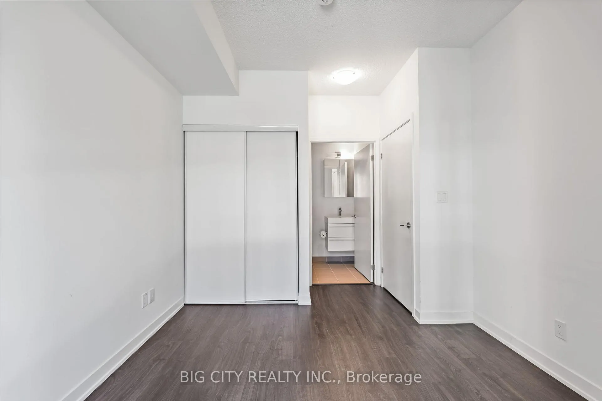 Photo 17 of Unit 605, 38 Simcoe Promenade, Markham, Unionville — HOMEH