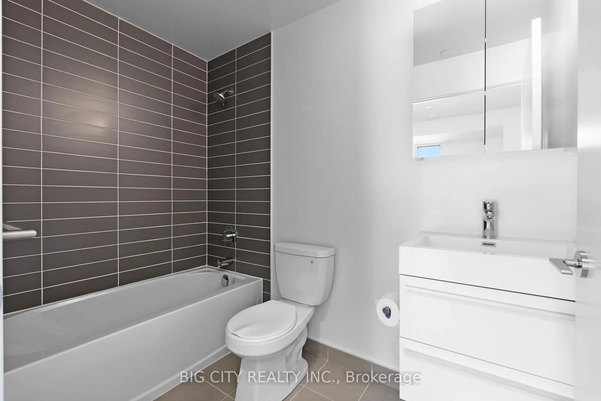 Photo 18 of Unit 605, 38 Simcoe Promenade, Markham, Unionville — HOMEH