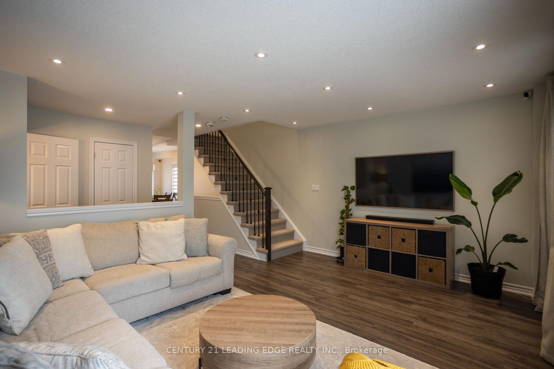 Photo 24 of 15 Ken Bromley Lane, Clarington, Bowmanville — HOMEH