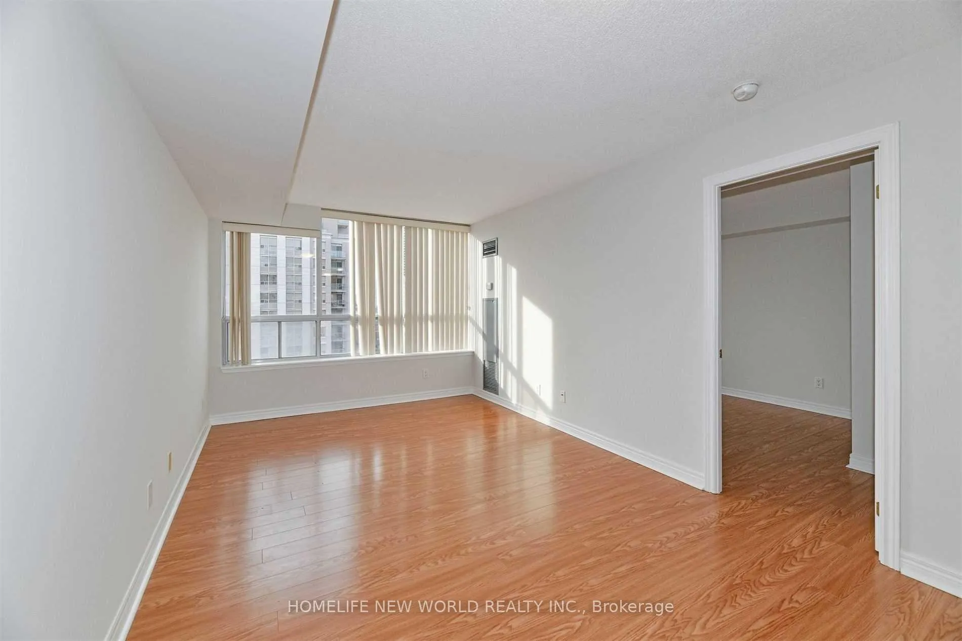 Photo 5 of Unit 805, 25 Times Avenue, Markham, Commerce Valley — HOMEH