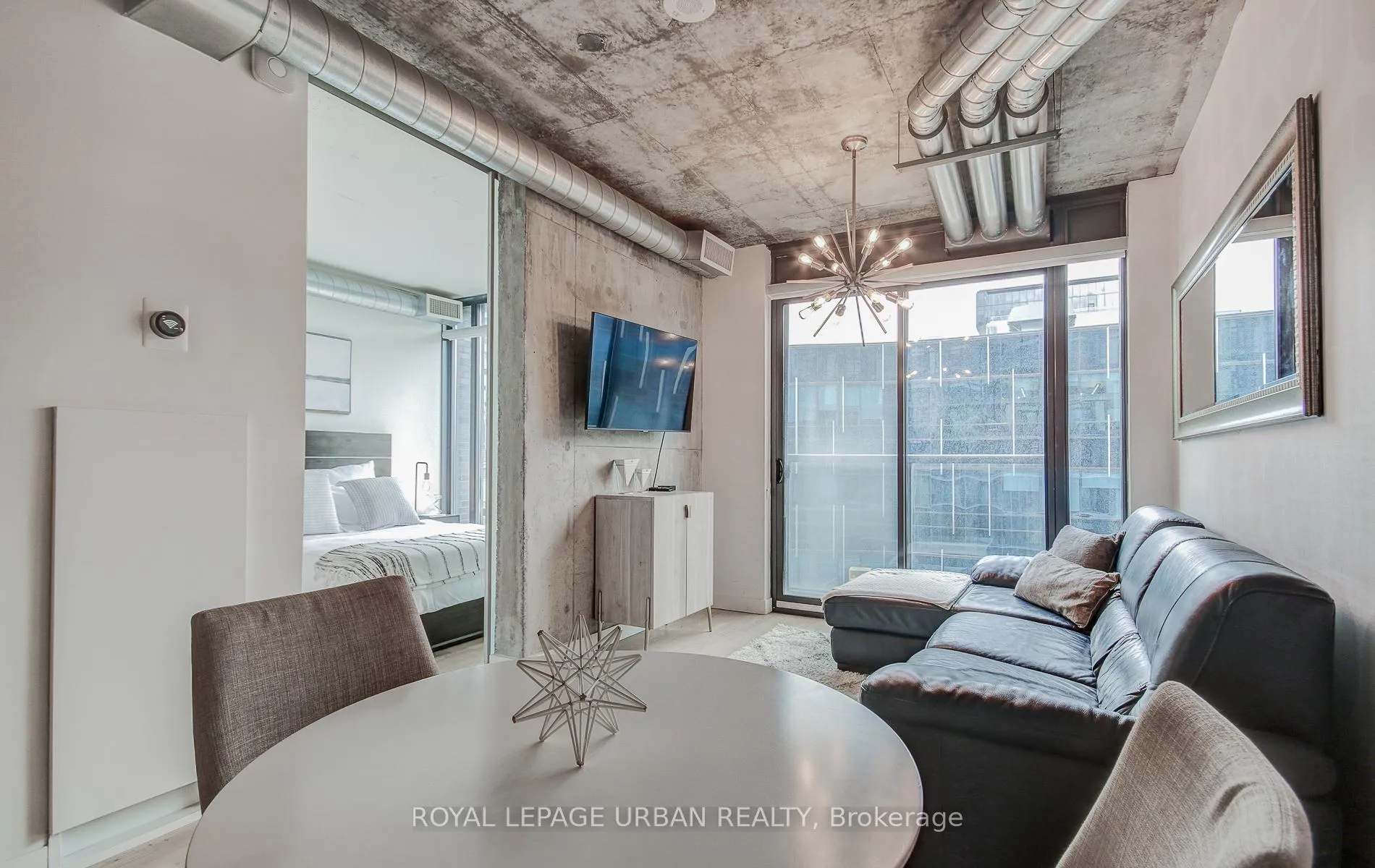 Photo 3 of Unit 609, 138 Princess Street, Toronto, Waterfront Communities — HOMEH