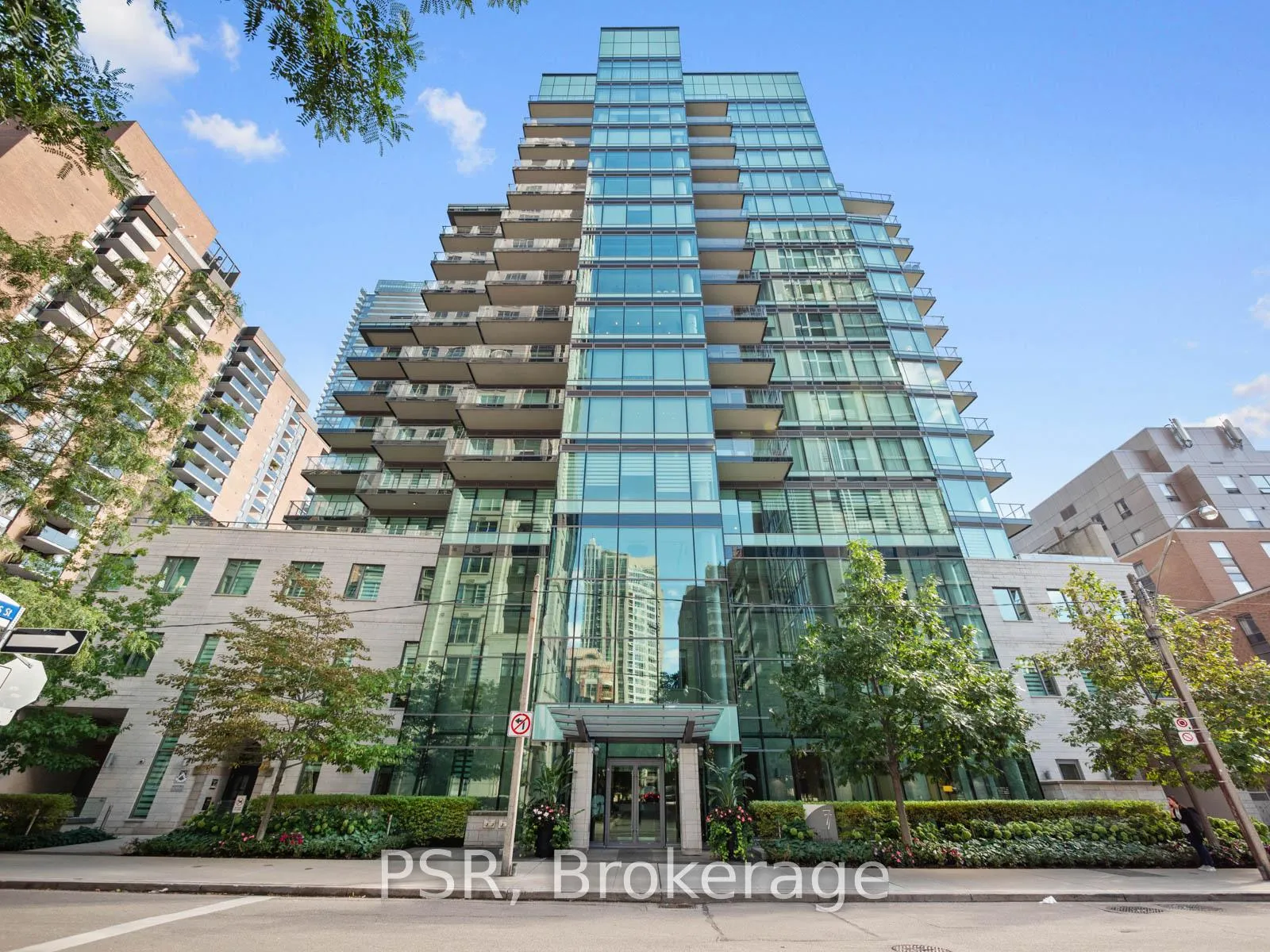 Front of Unit 906, 77 Charles Street W