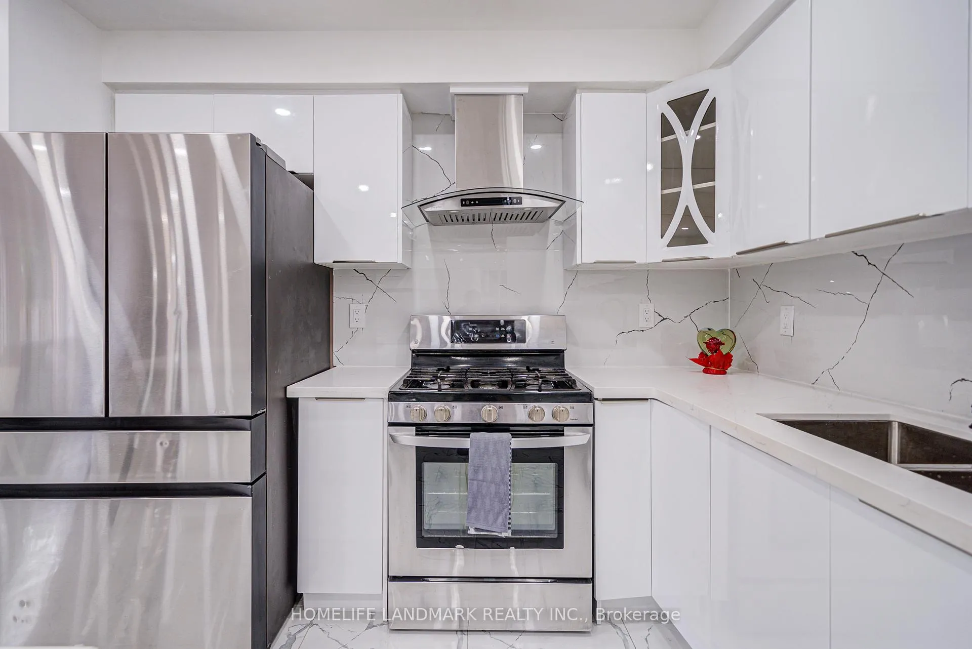 Photo 14 of 24 Willow Trail Road, Markham, Greensborough — HOMEH