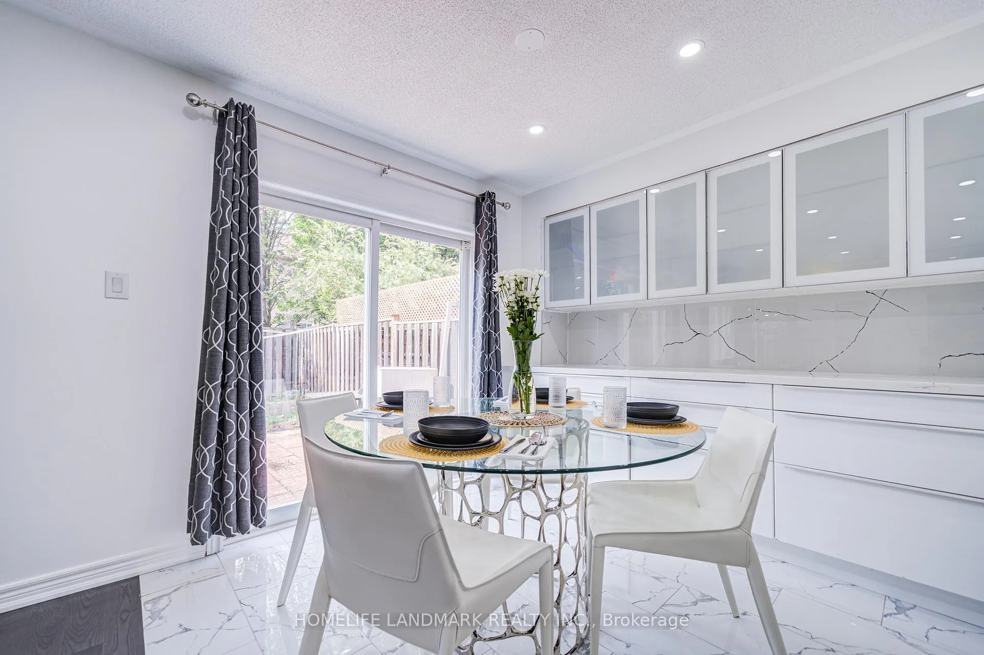 Photo 18 of 24 Willow Trail Road, Markham, Greensborough — HOMEH