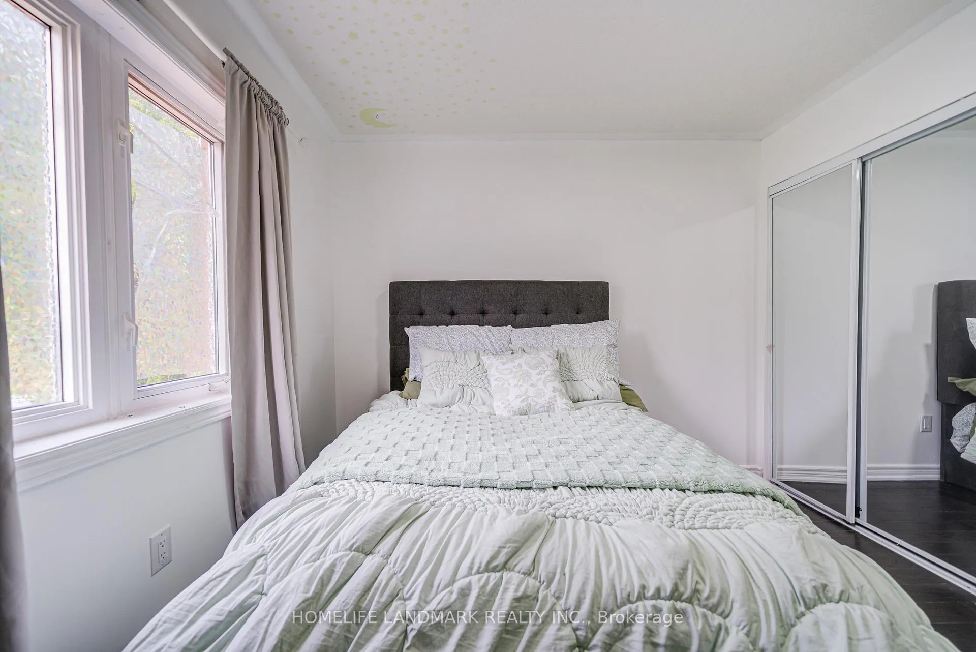Photo 31 of 24 Willow Trail Road, Markham, Greensborough — HOMEH