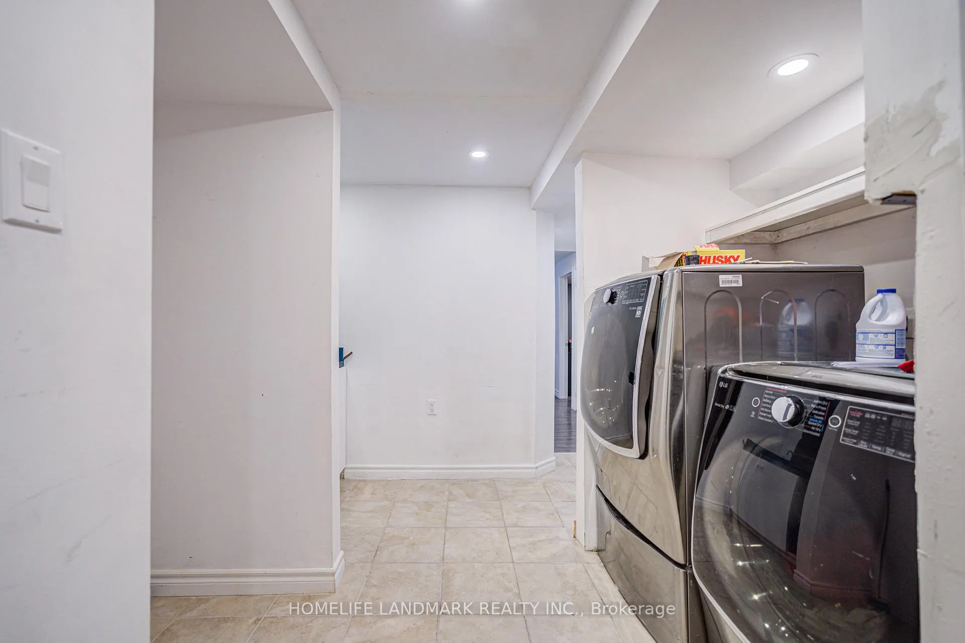 Photo 33 of 24 Willow Trail Road, Markham, Greensborough — HOMEH