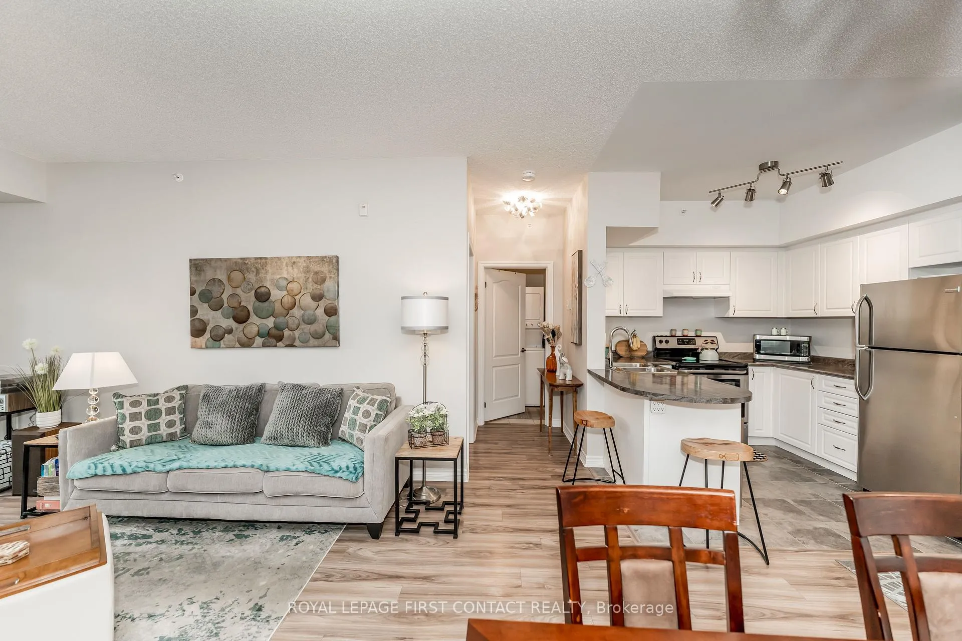 Photo 11 of Unit 109, 40 Ferndale Drive S, Barrie, Ardagh — HOMEH