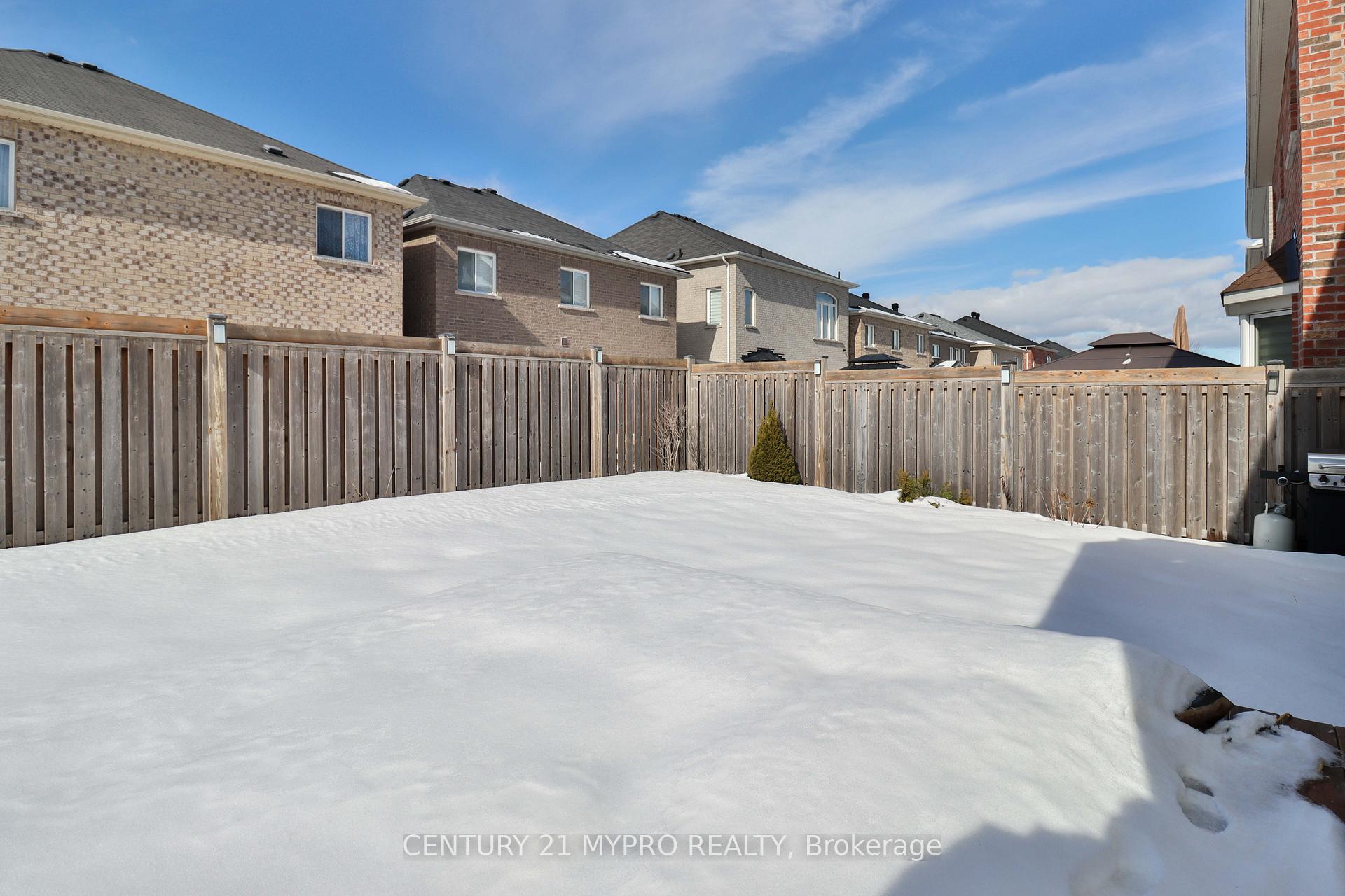 Photo 4 of 23 Bellotti Crescent, Ajax, Northeast Ajax — HOMEH