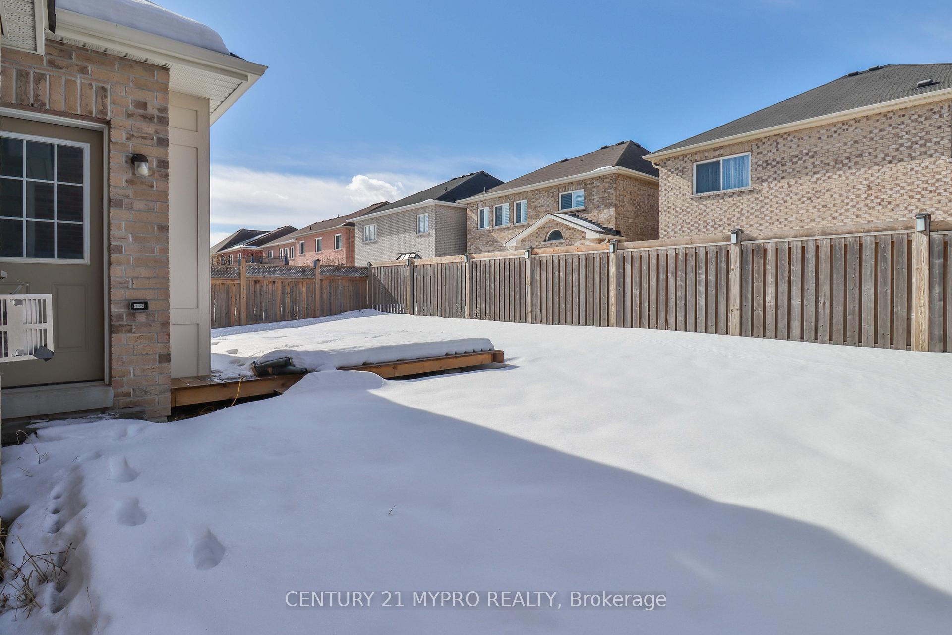 Photo 6 of 23 Bellotti Crescent, Ajax, Northeast Ajax — HOMEH