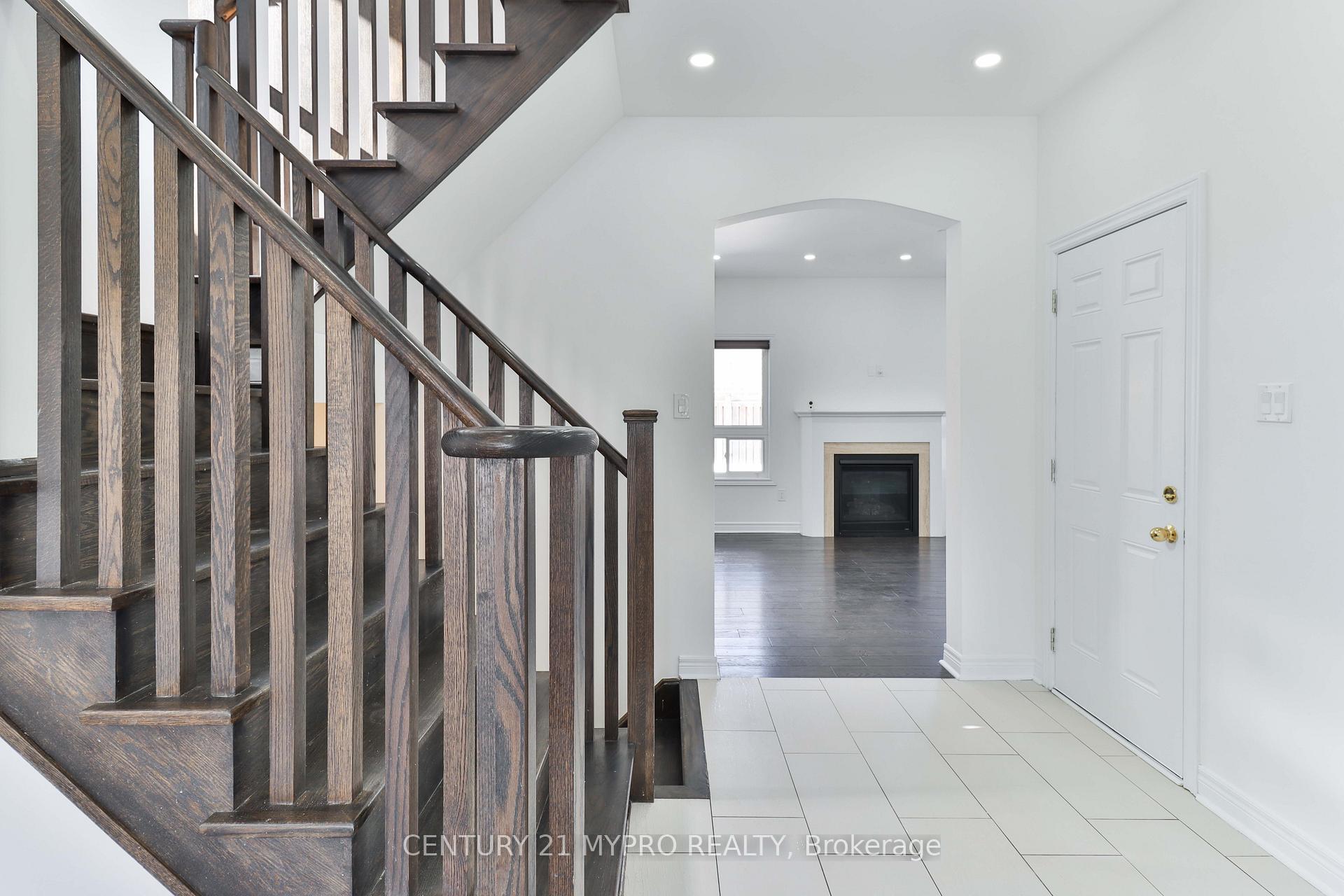 Photo 12 of 23 Bellotti Crescent, Ajax, Northeast Ajax — HOMEH