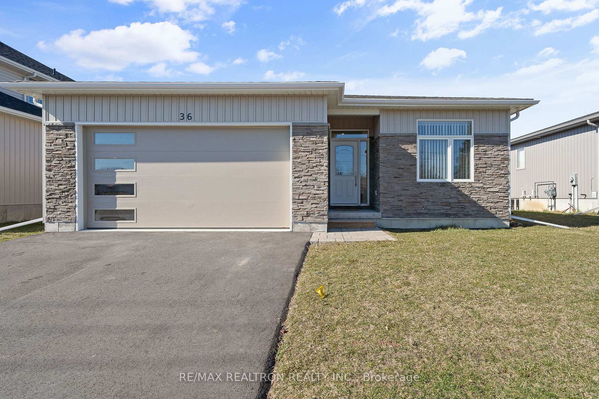 Photo 1 of 36 Mcfarland Drive, Belleville, Belleville Ward — HOMEH