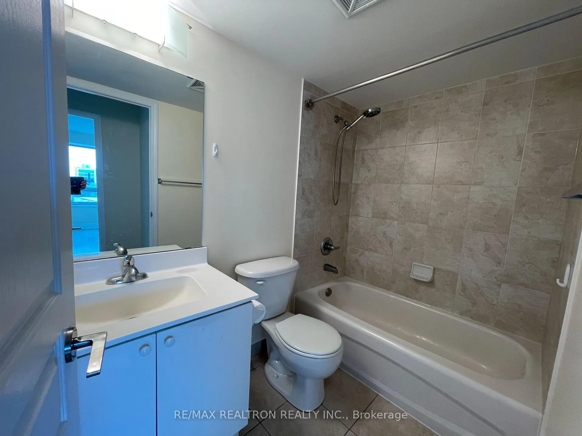 Photo 7 of Unit 1011, 75 South Town Centre Boulevard, Markham, Unionville — HOMEH
