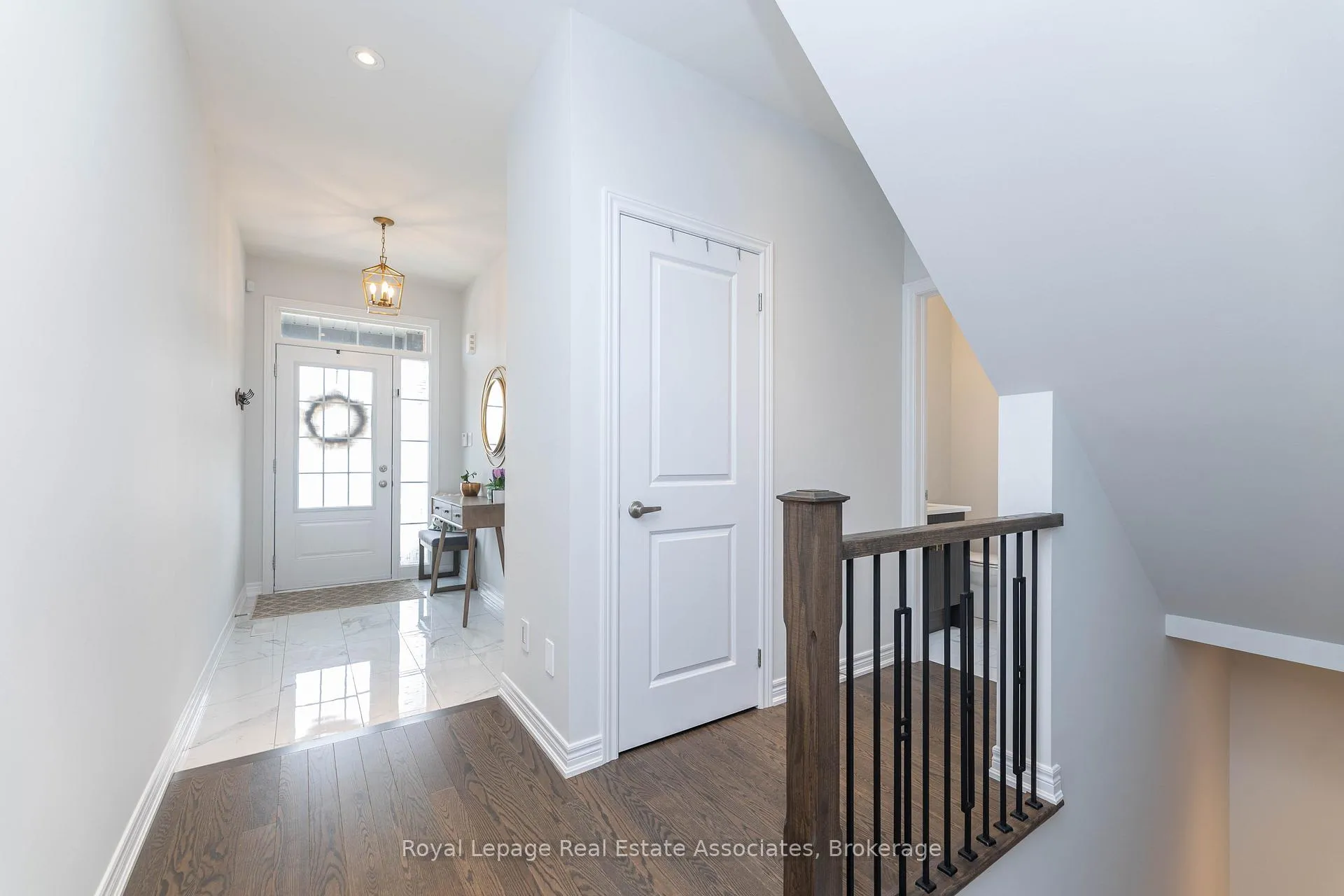 Photo 5 of 7 Overlea Drive, Brampton, Sandringham-Wellington — HOMEH