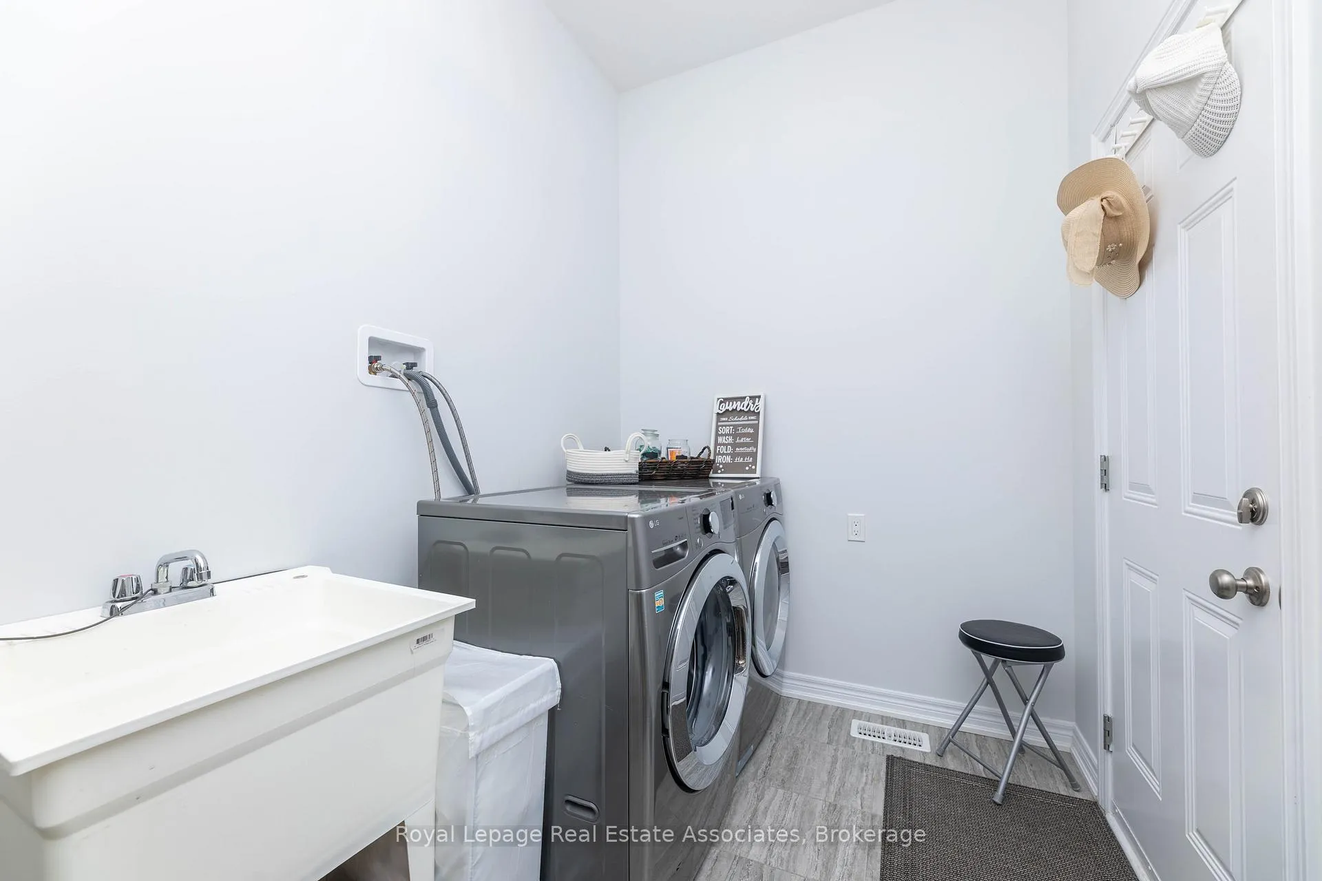 Photo 9 of 7 Overlea Drive, Brampton, Sandringham-Wellington — HOMEH