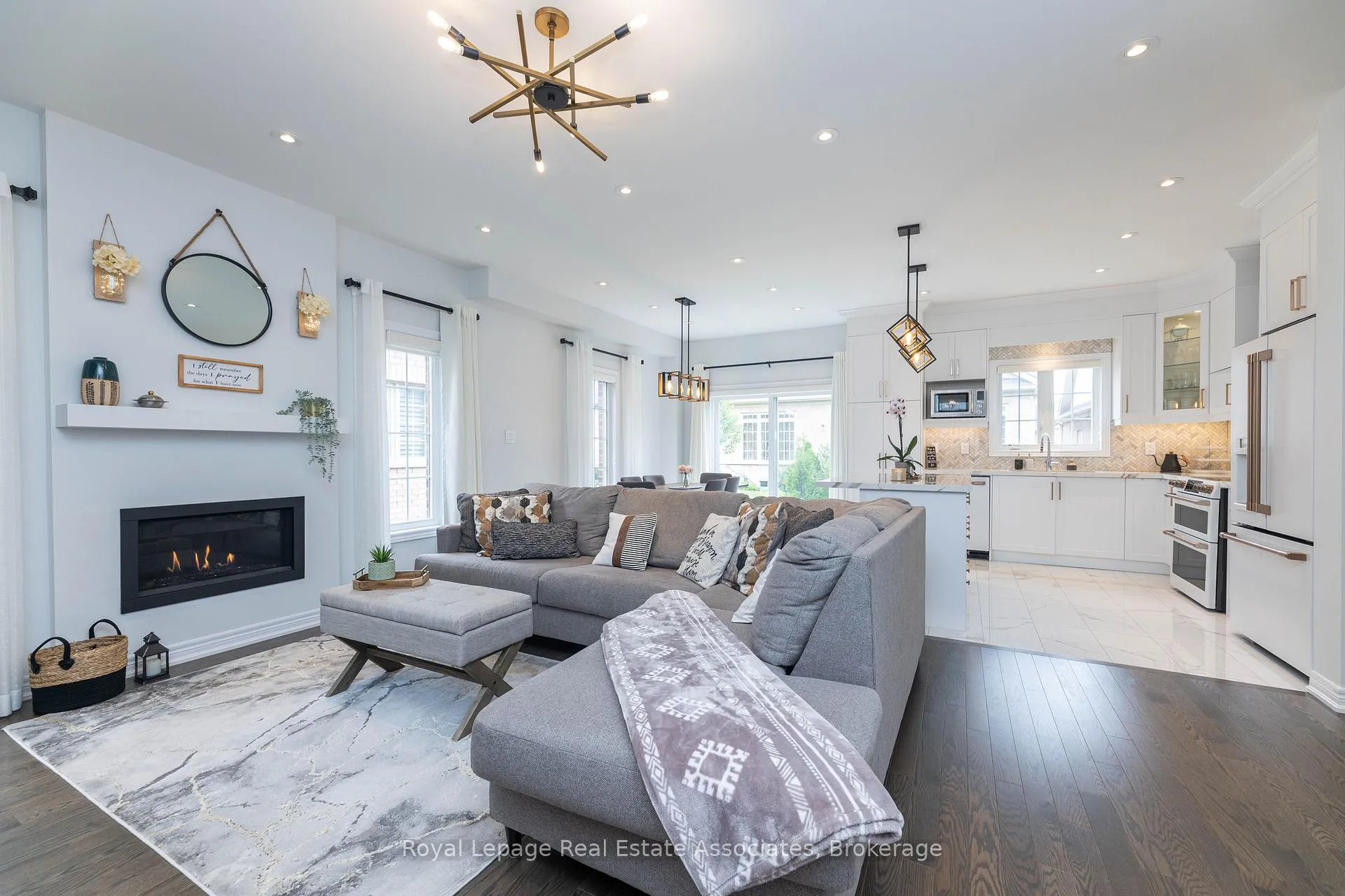 Photo 10 of 7 Overlea Drive, Brampton, Sandringham-Wellington — HOMEH