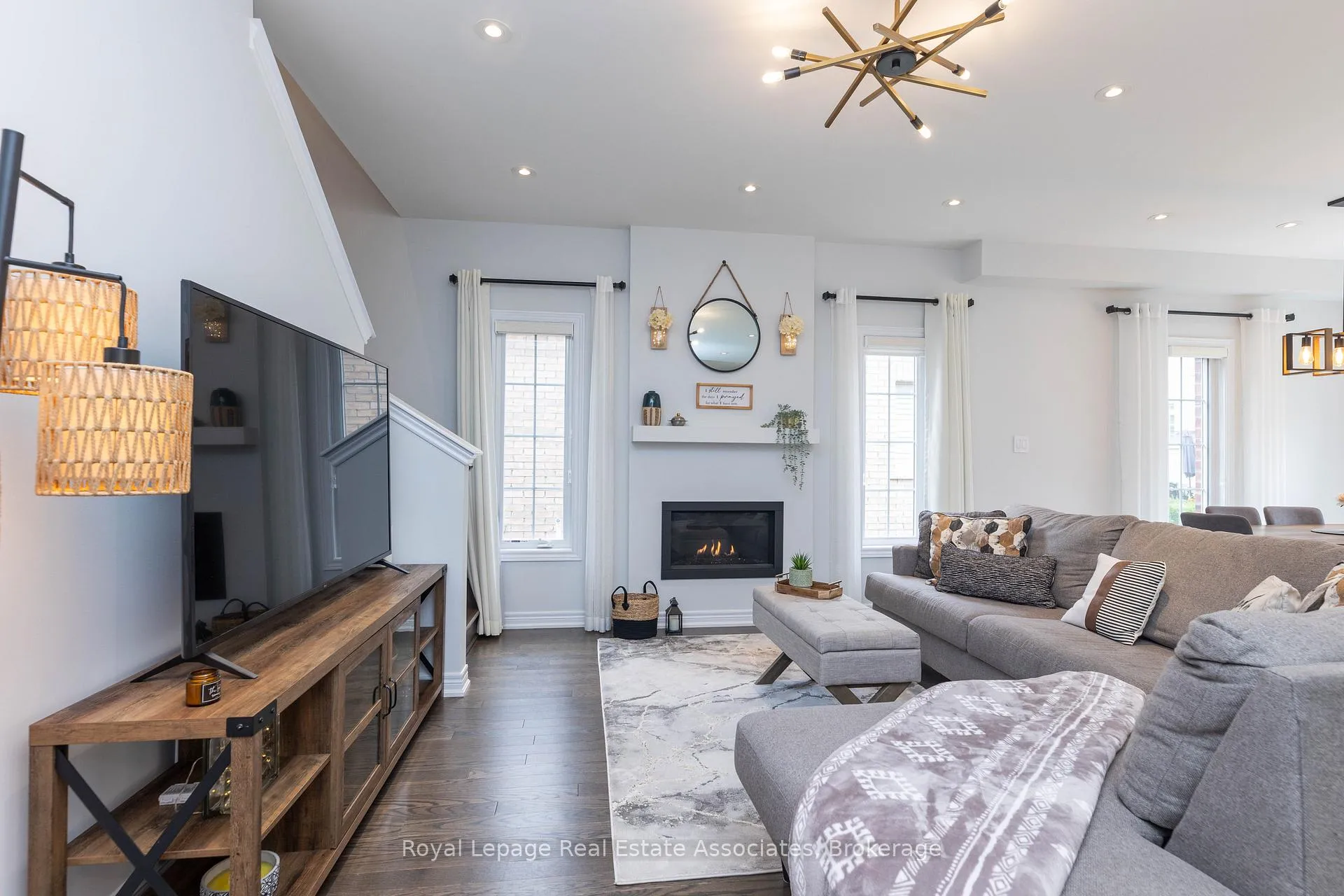 Photo 11 of 7 Overlea Drive, Brampton, Sandringham-Wellington — HOMEH