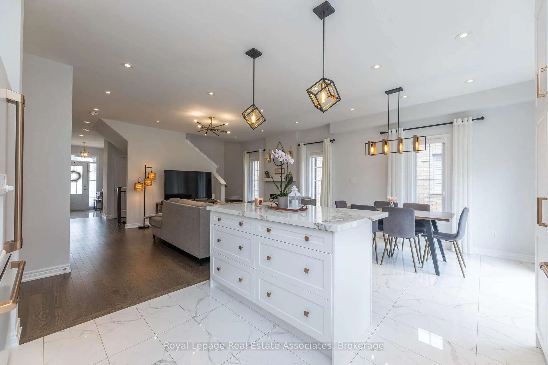 Photo 16 of 7 Overlea Drive, Brampton, Sandringham-Wellington — HOMEH