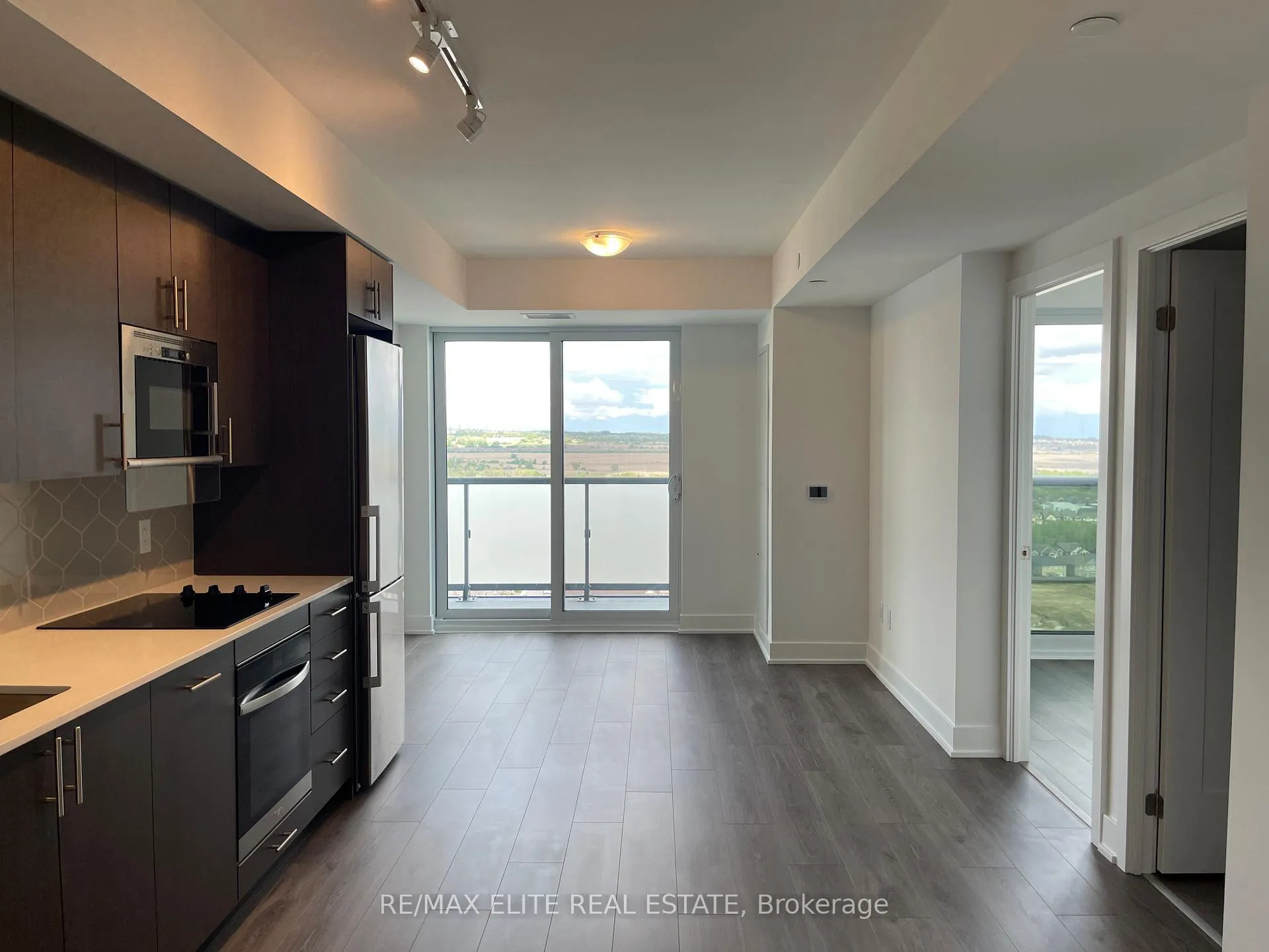 Photo 3 of Unit 2319, 2545 Simcoe Street N, Oshawa, Windfields — HOMEH