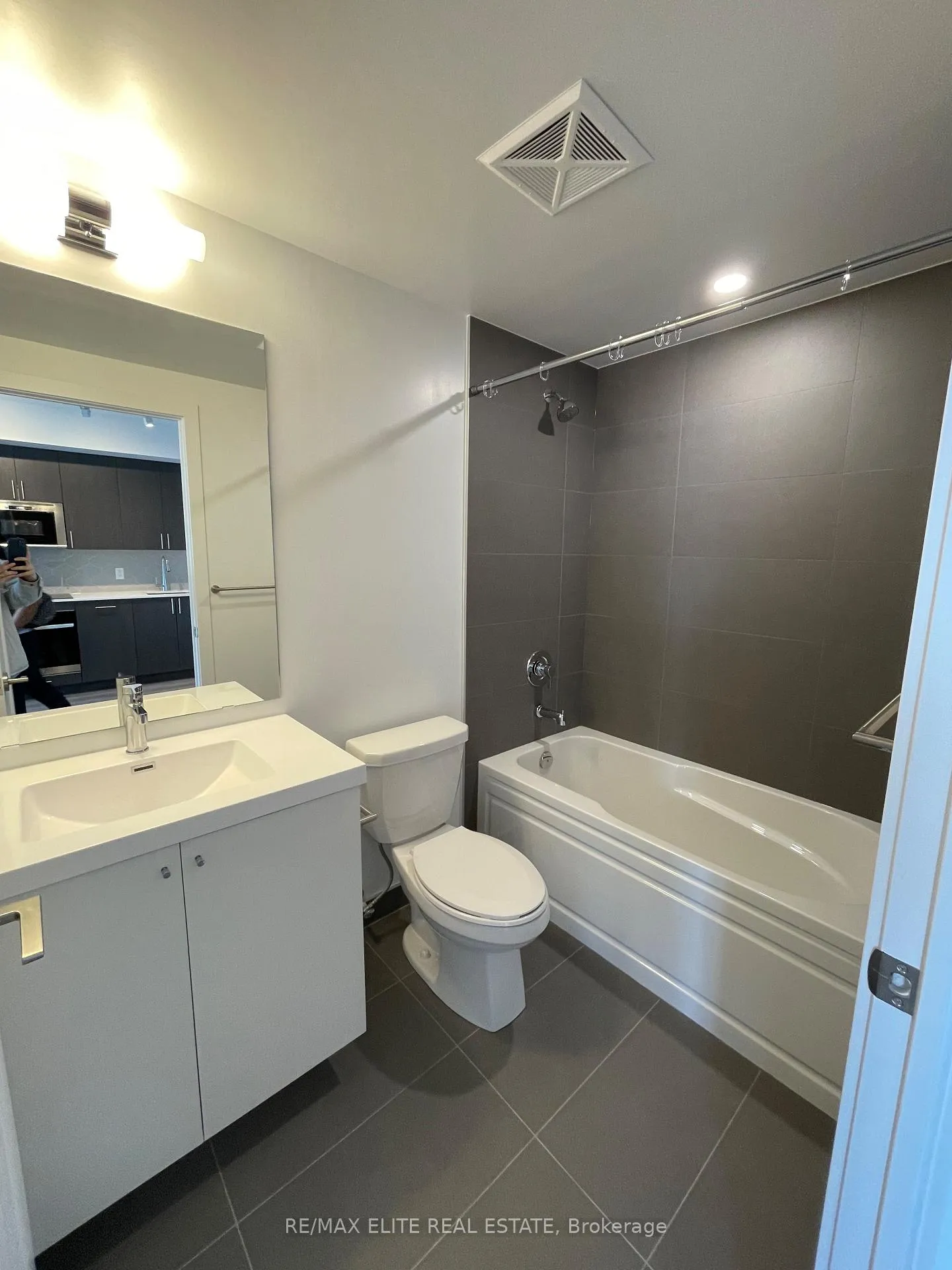 Photo 6 of Unit 2319, 2545 Simcoe Street N, Oshawa, Windfields — HOMEH
