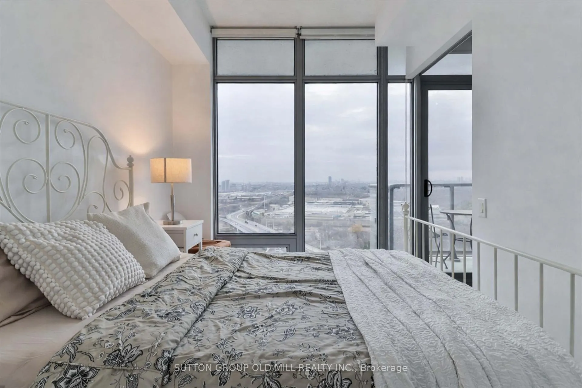 Photo 3 of Unit 2109, 105 The Queensway, Toronto, High Park-Swansea — HOMEH