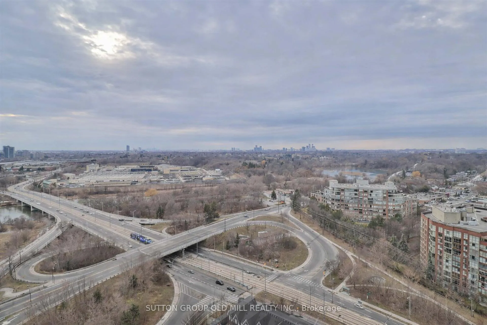 Photo 6 of Unit 2109, 105 The Queensway, Toronto, High Park-Swansea — HOMEH