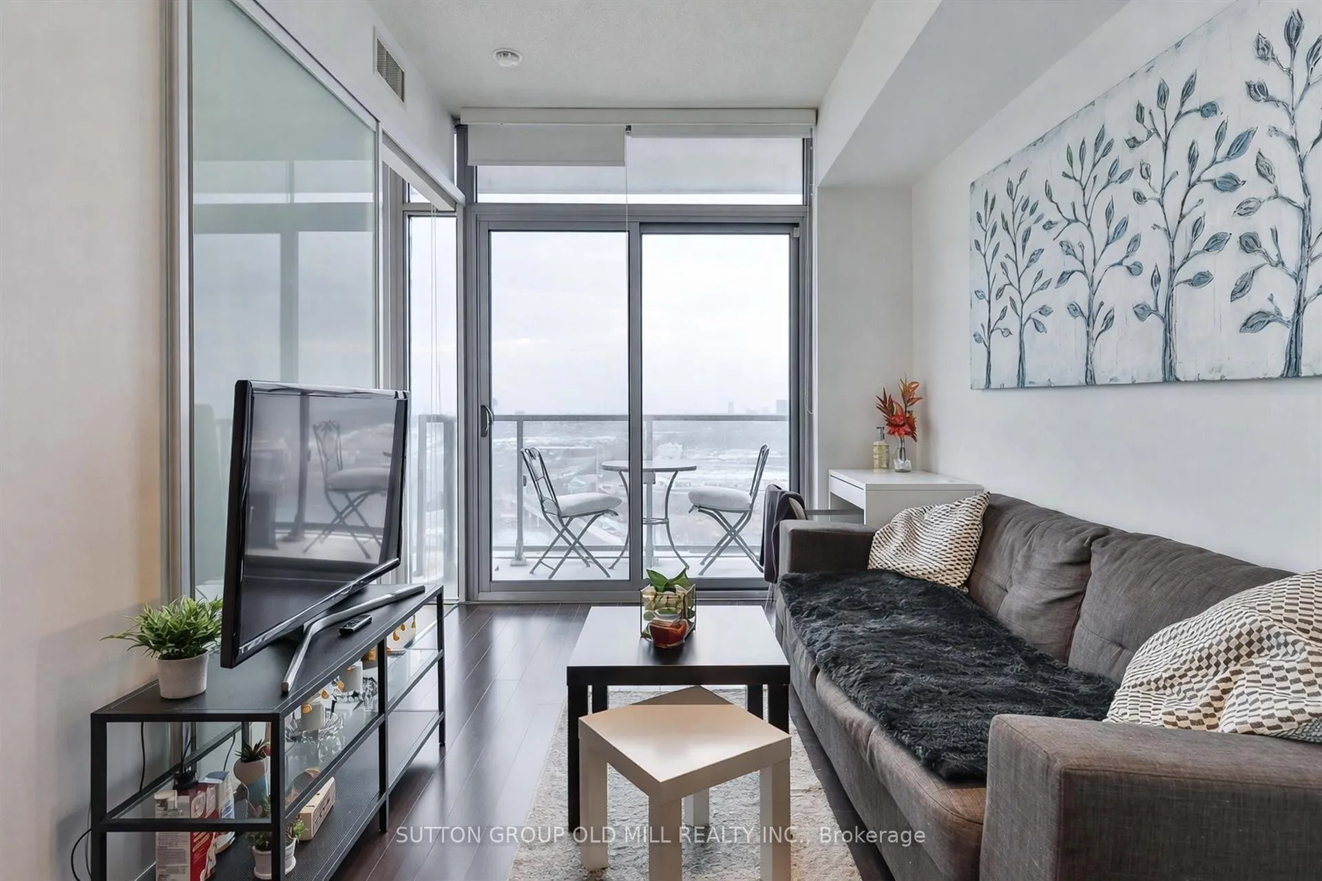 Photo 8 of Unit 2109, 105 The Queensway, Toronto, High Park-Swansea — HOMEH
