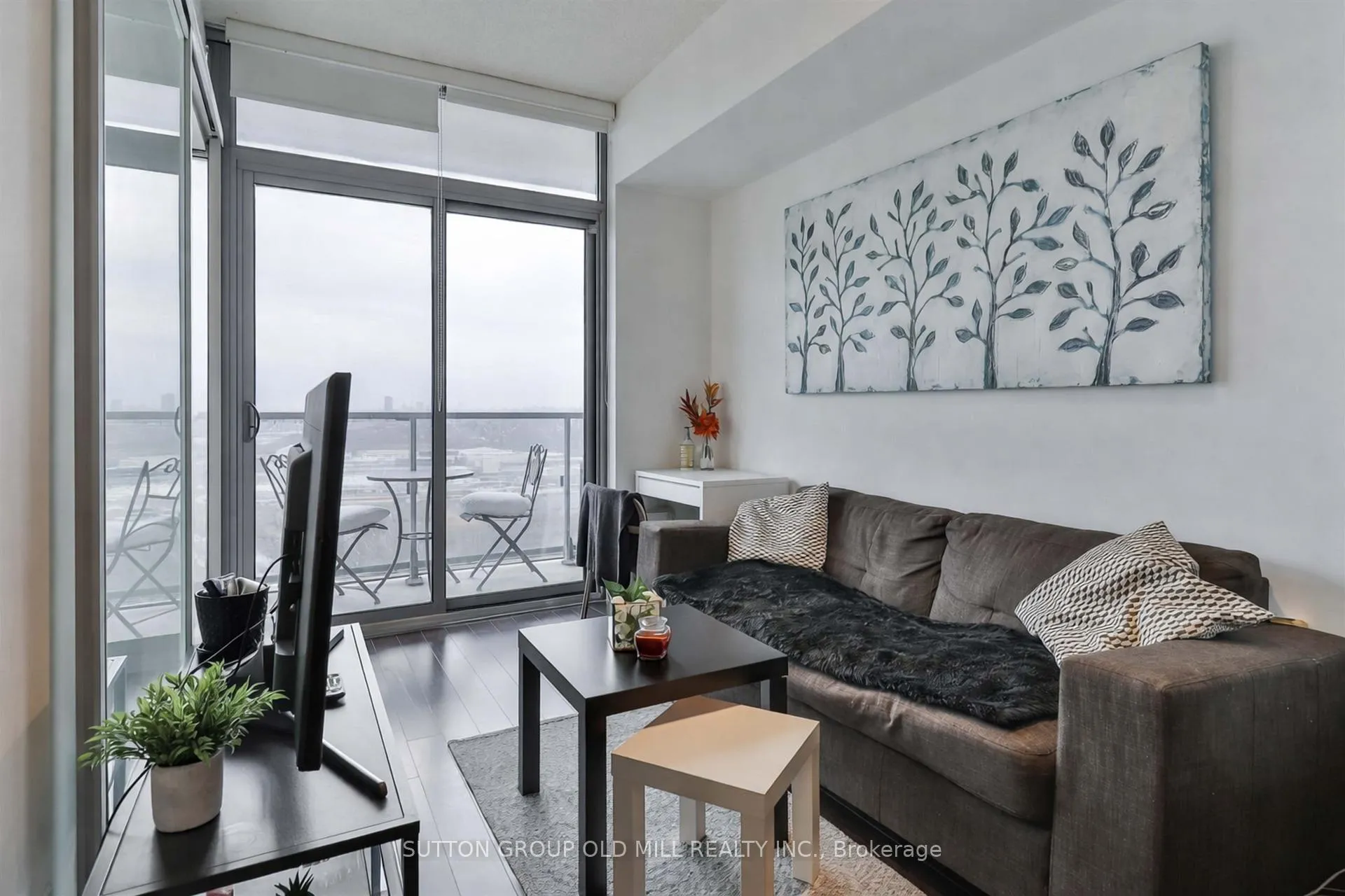 Photo 9 of Unit 2109, 105 The Queensway, Toronto, High Park-Swansea — HOMEH
