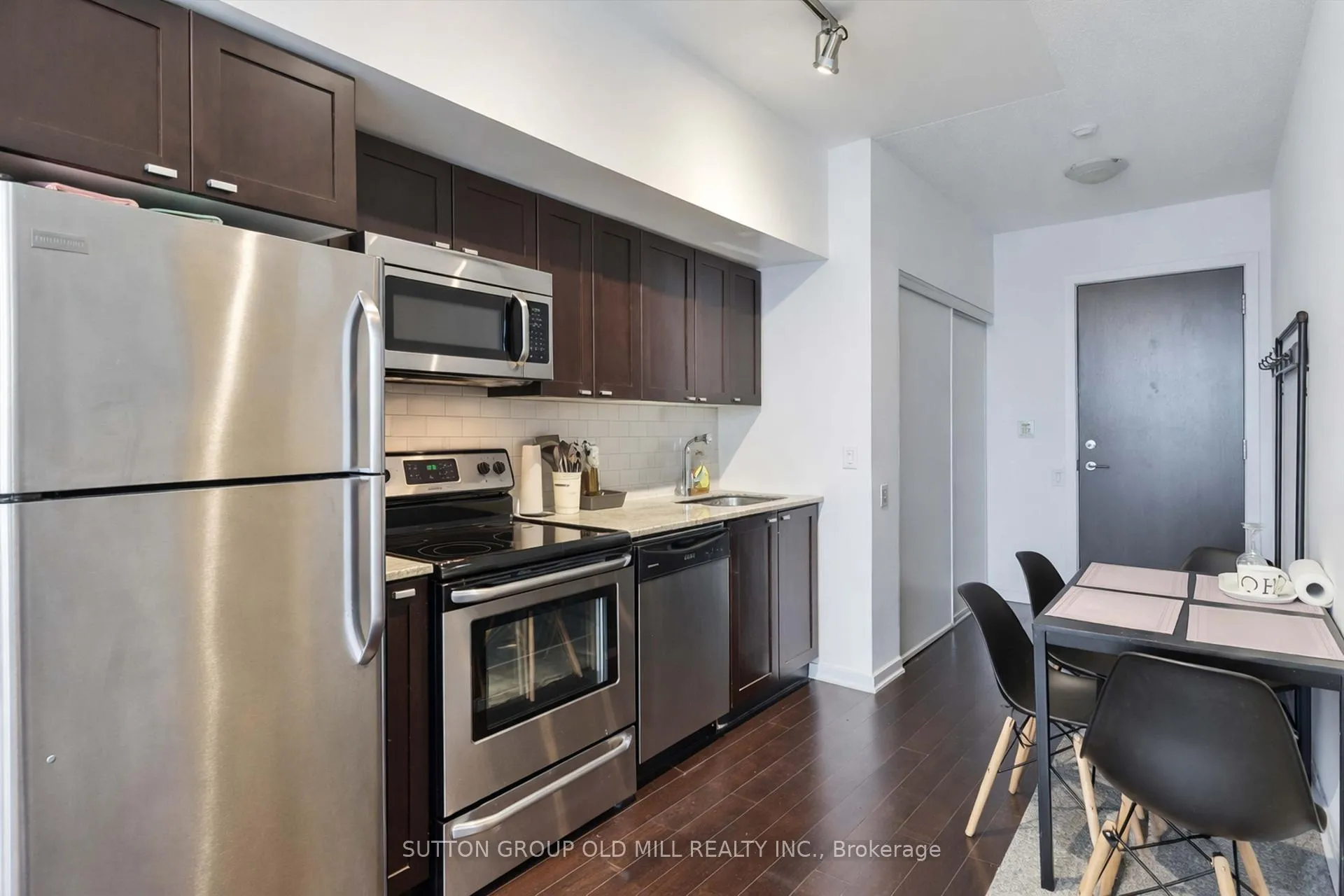 Photo 11 of Unit 2109, 105 The Queensway, Toronto, High Park-Swansea — HOMEH