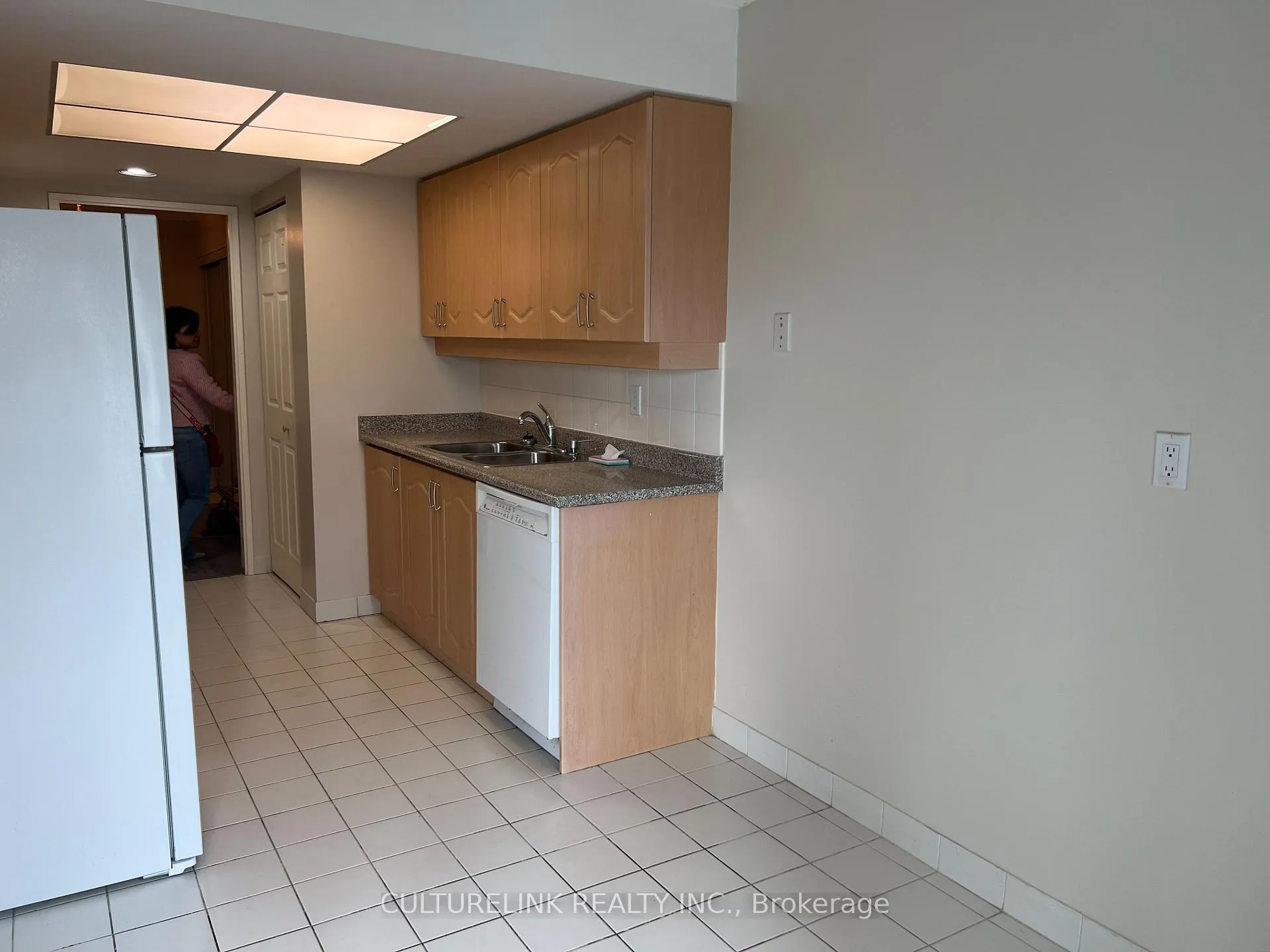 Photo 6 of Unit 523, 7905 Bayview Avenue, Markham, Aileen-Willowbrook — HOMEH