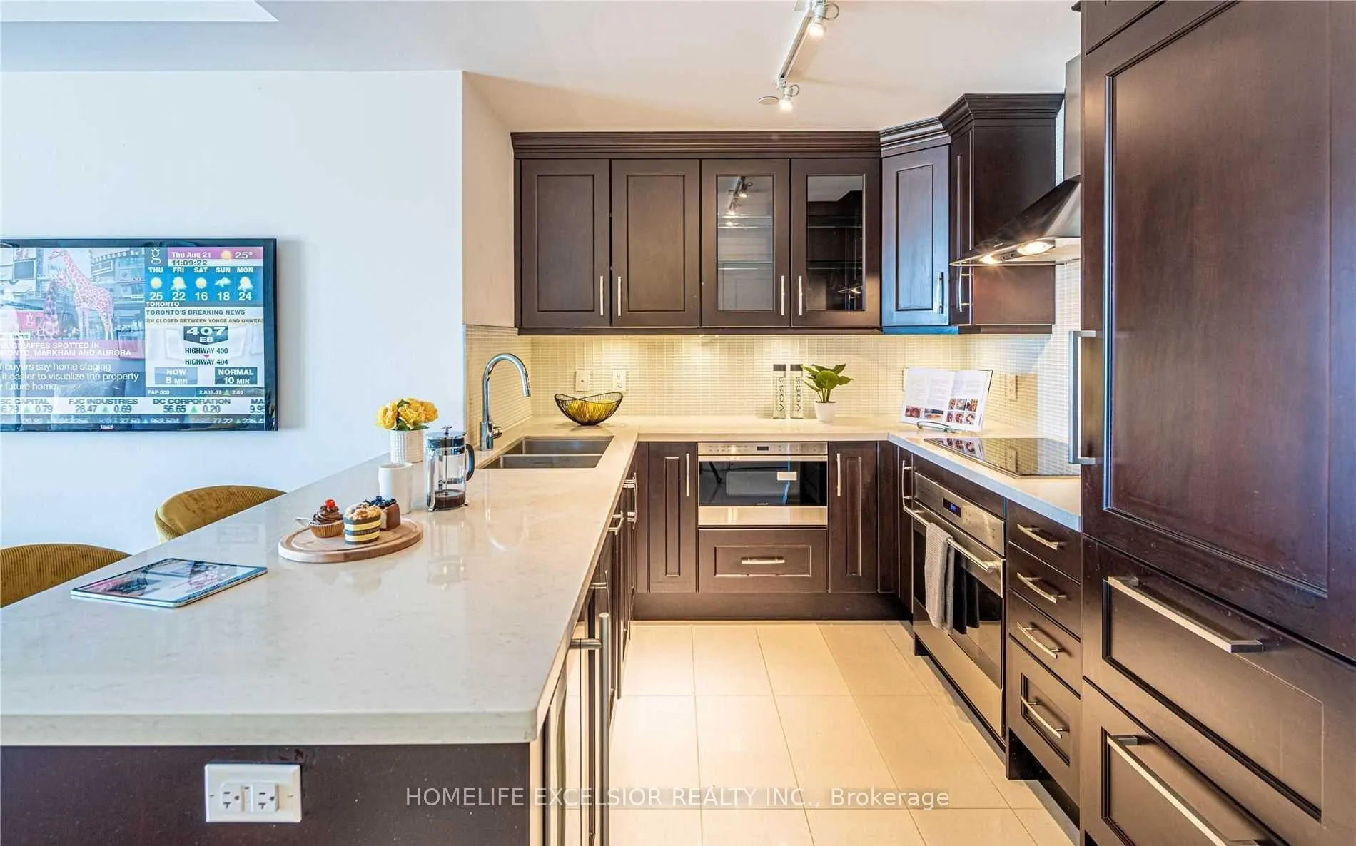 Photo 8 of Unit 602, 9 Stollery Pond Crescent, Markham, Angus Glen — HOMEH