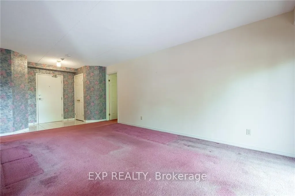 Photo 6 of Unit 212, 416 Limeridge Road E, Hamilton, Bruleville — HOMEH