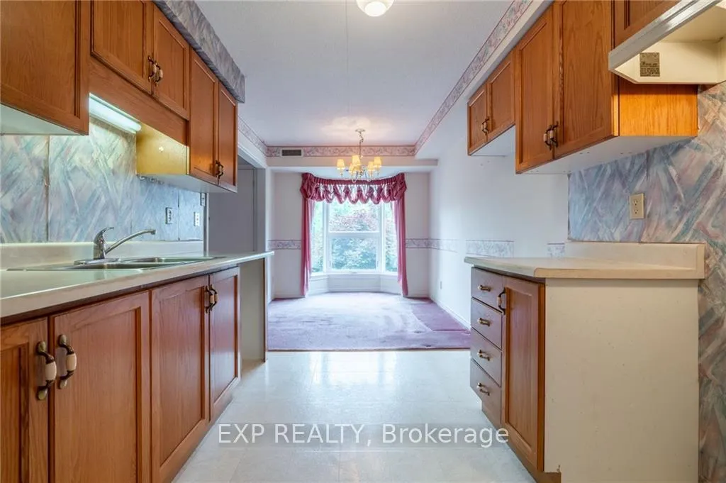 Photo 10 of Unit 212, 416 Limeridge Road E, Hamilton, Bruleville — HOMEH